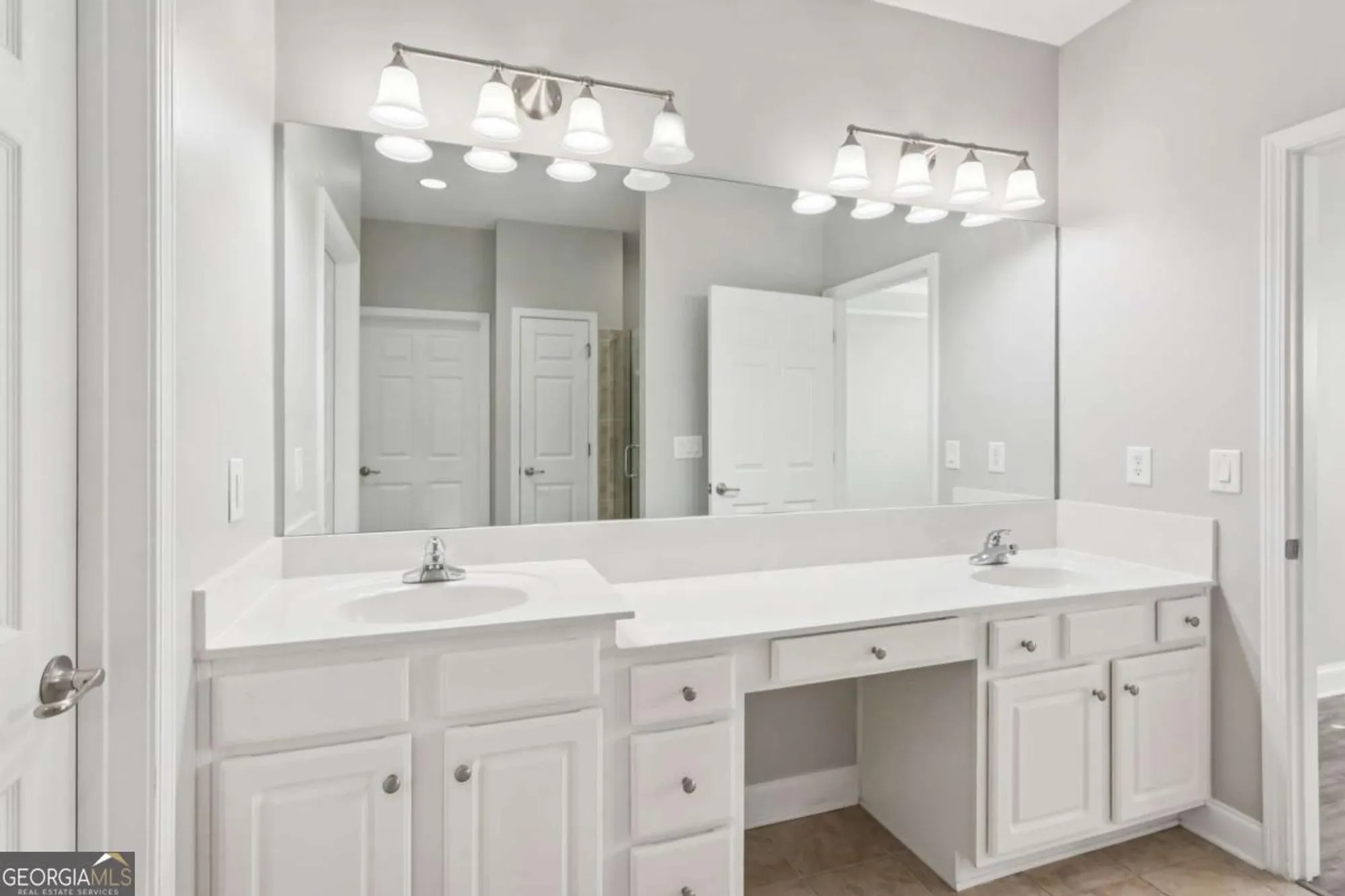 Property Slideshow image 18 of 30 | 2593 grapevine cir # 301, Cumming, GA, 30041