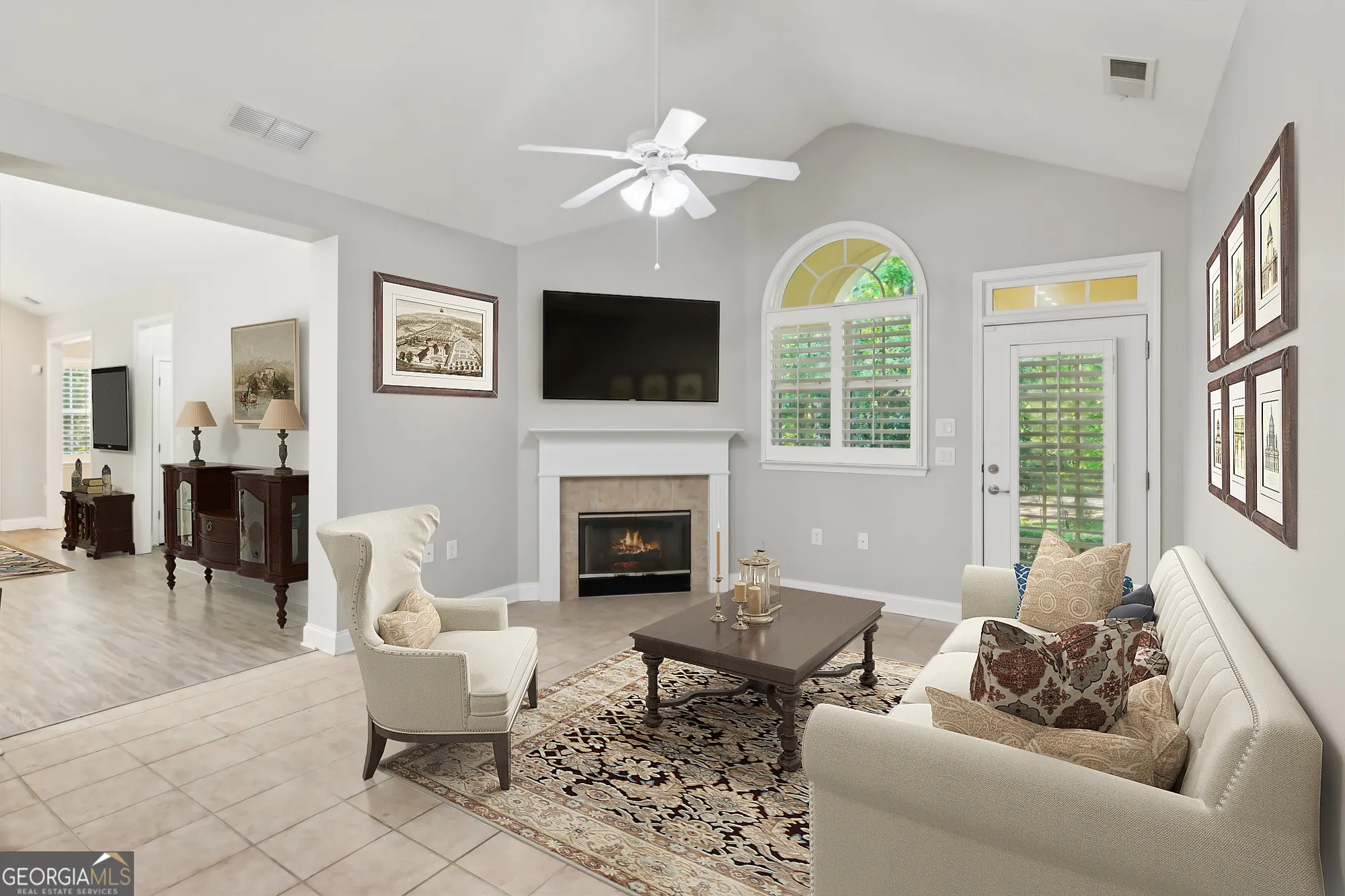 Property Slideshow image 13 of 30 | 2593 grapevine cir # 301, Cumming, GA, 30041