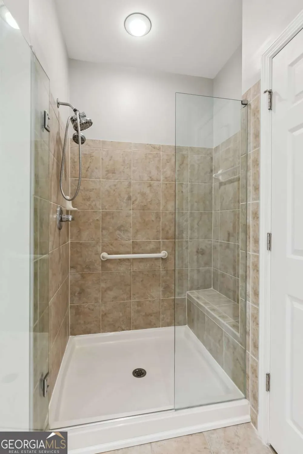 Property Slideshow image 17 of 30 | 2593 grapevine cir # 301, Cumming, GA, 30041