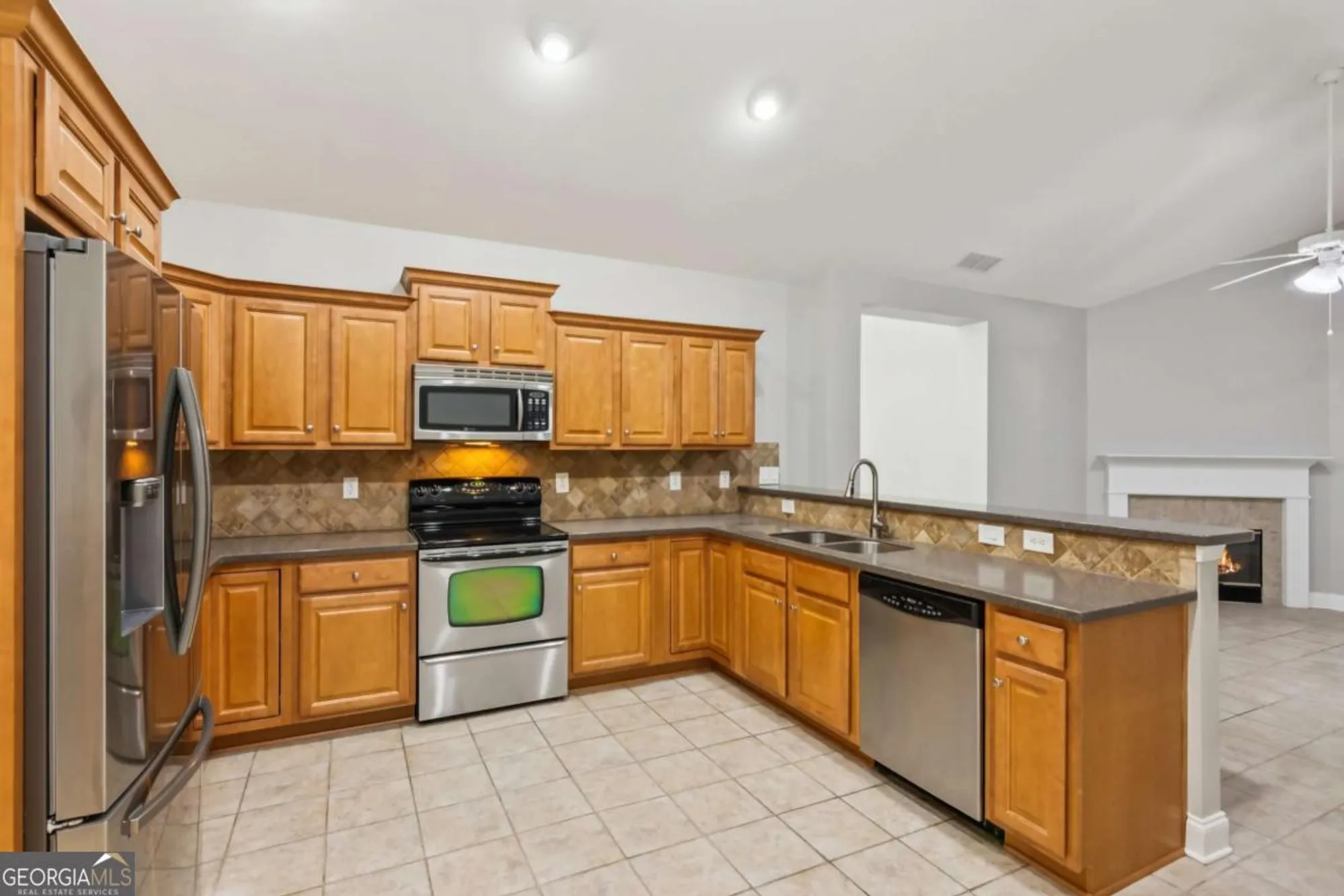 Property Slideshow image 12 of 30 | 2593 grapevine cir # 301, Cumming, GA, 30041