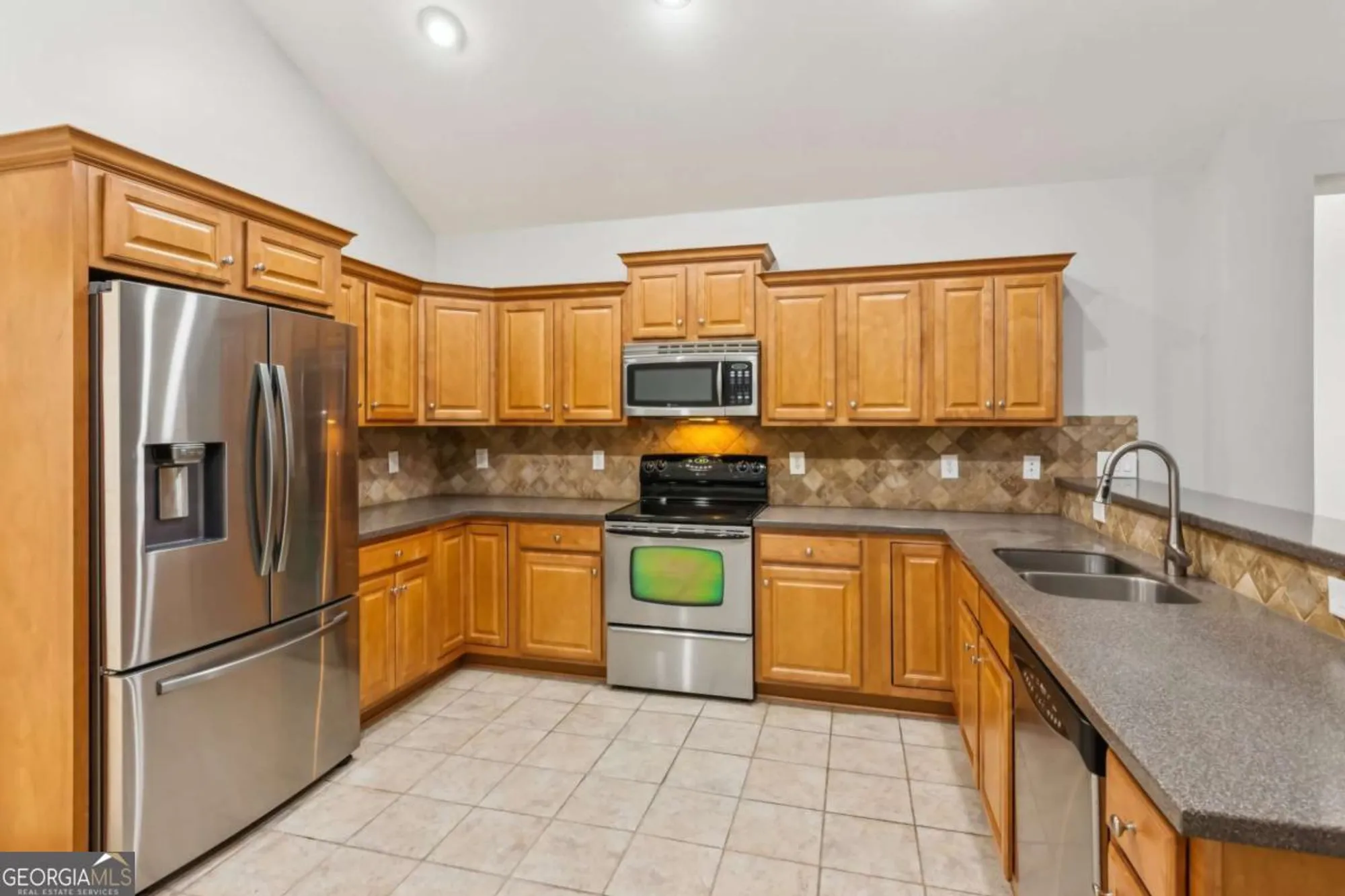 Property Slideshow image 9 of 30 | 2593 grapevine cir # 301, Cumming, GA, 30041