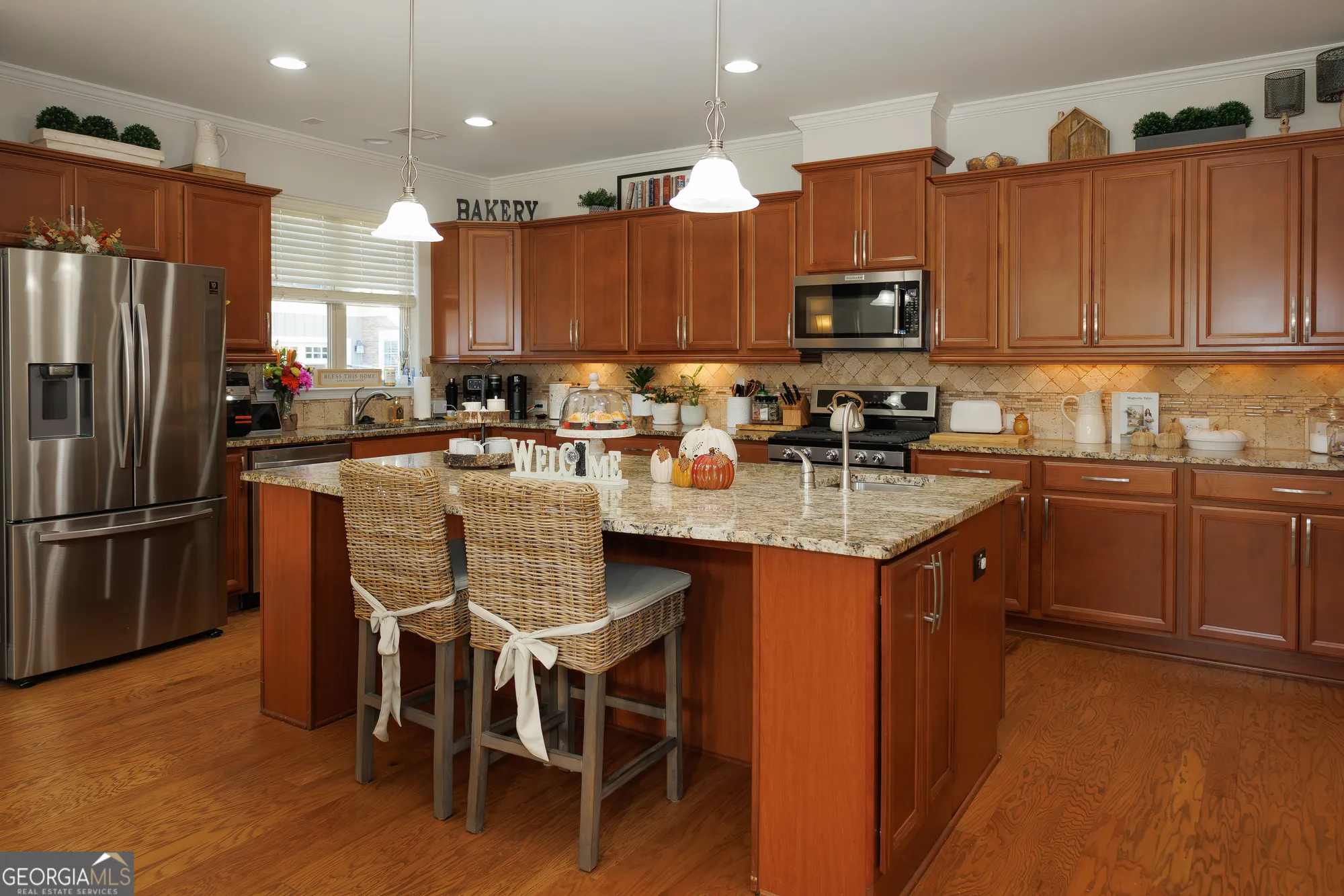 Property Slideshow image 14 of 42 | 2699 middlecreek way, Cumming, GA, 30041