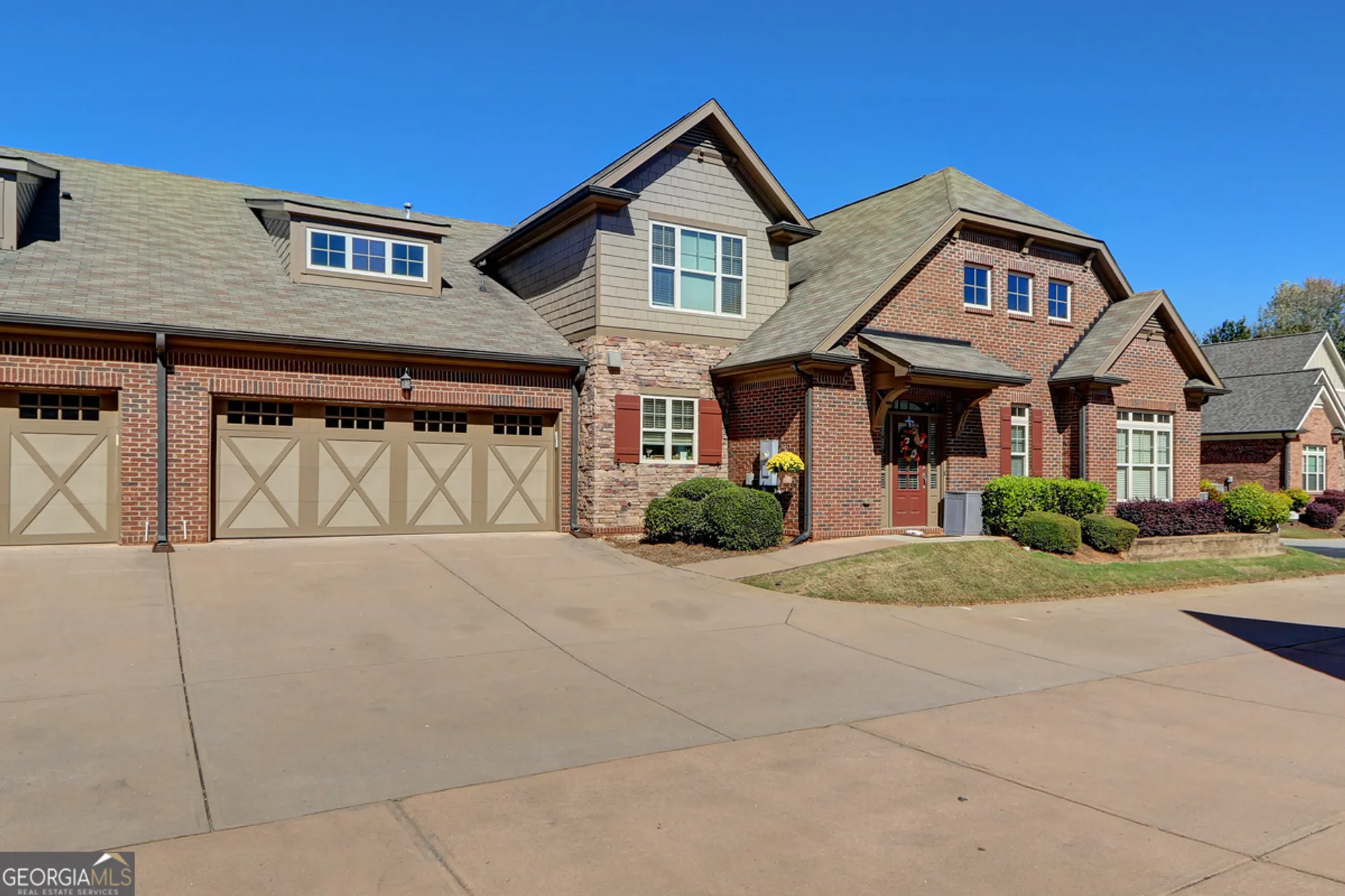Property Slideshow image 29 of 42 | 2699 middlecreek way, Cumming, GA, 30041
