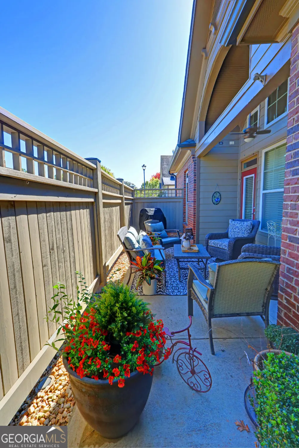 Property Slideshow image 27 of 42 | 2699 middlecreek way, Cumming, GA, 30041