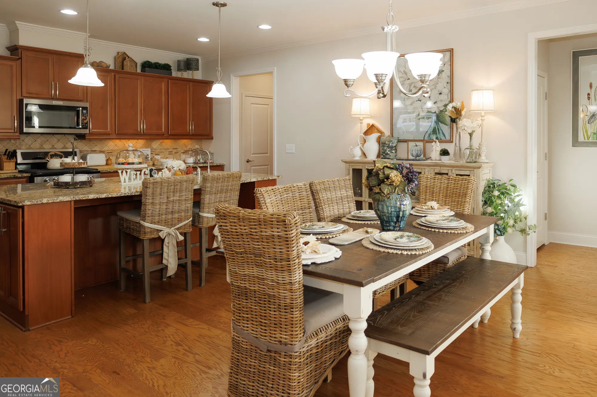 Property Slideshow image 13 of 42 | 2699 middlecreek way, Cumming, GA, 30041