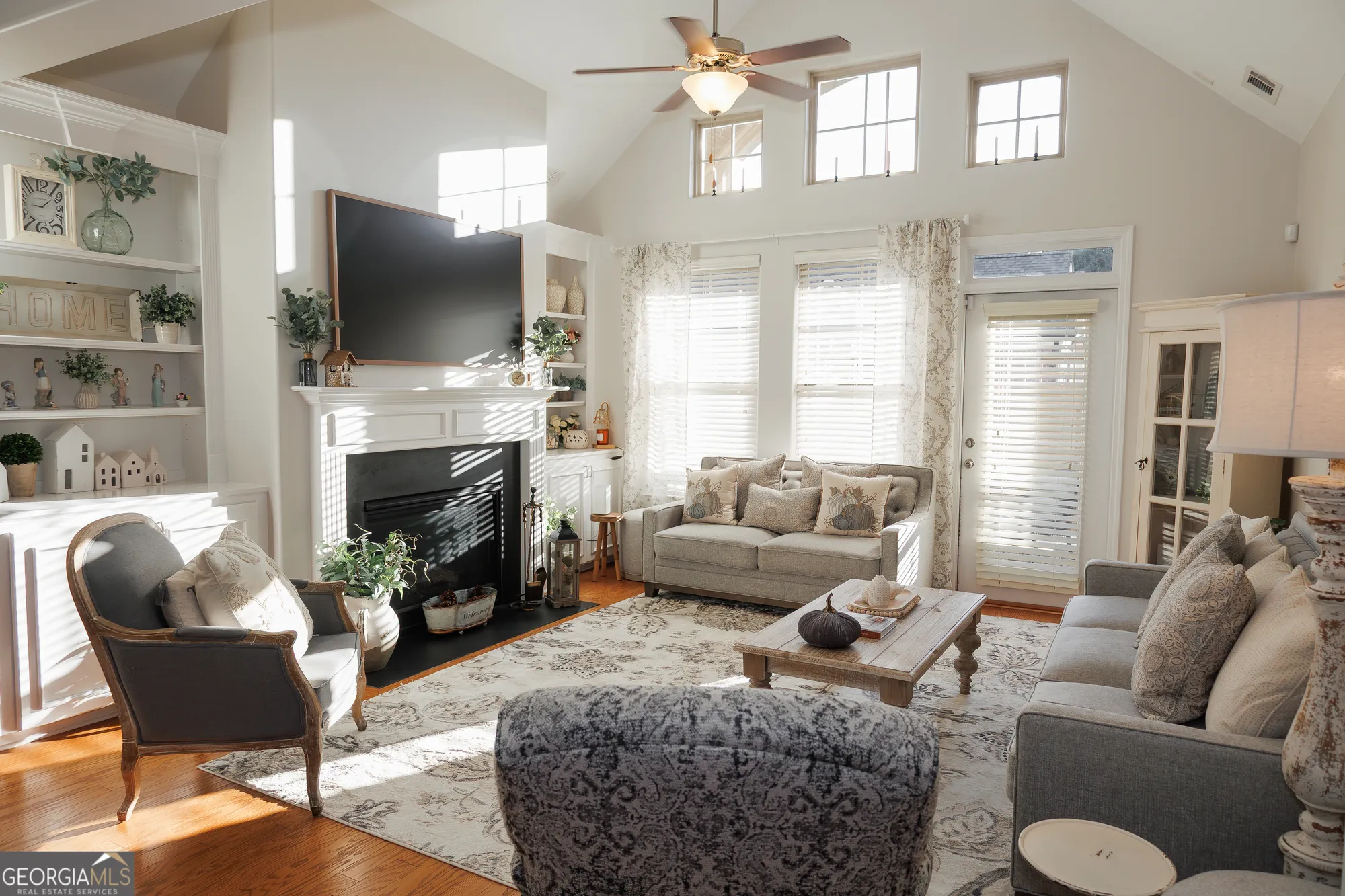 Property Slideshow image 7 of 42 | 2699 middlecreek way, Cumming, GA, 30041