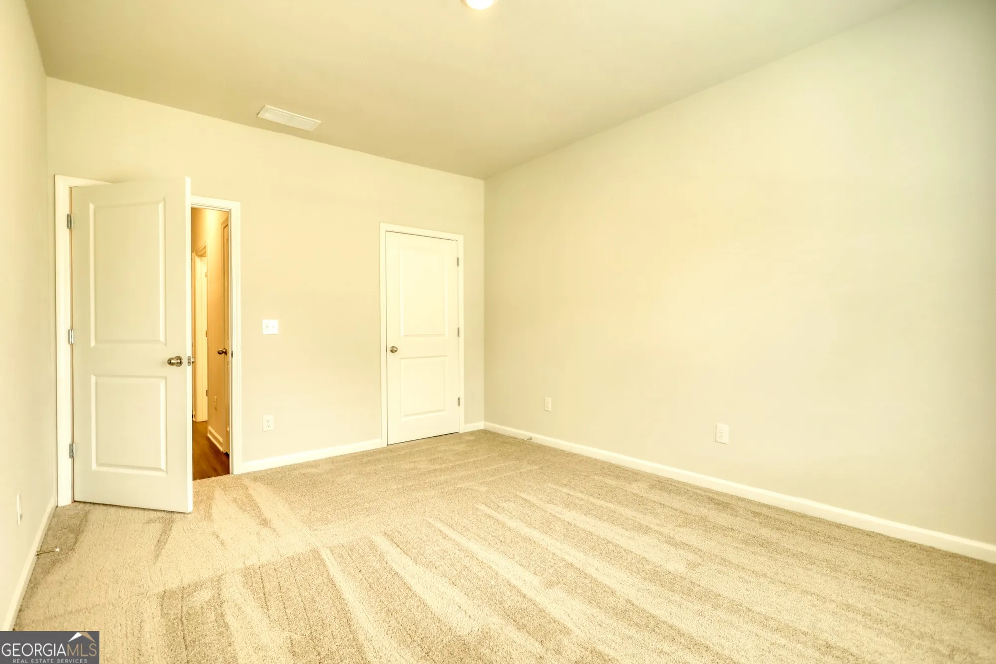 Property Slideshow image 2 of 3 | 815 crossroads ct, Social Circle, GA, 30025