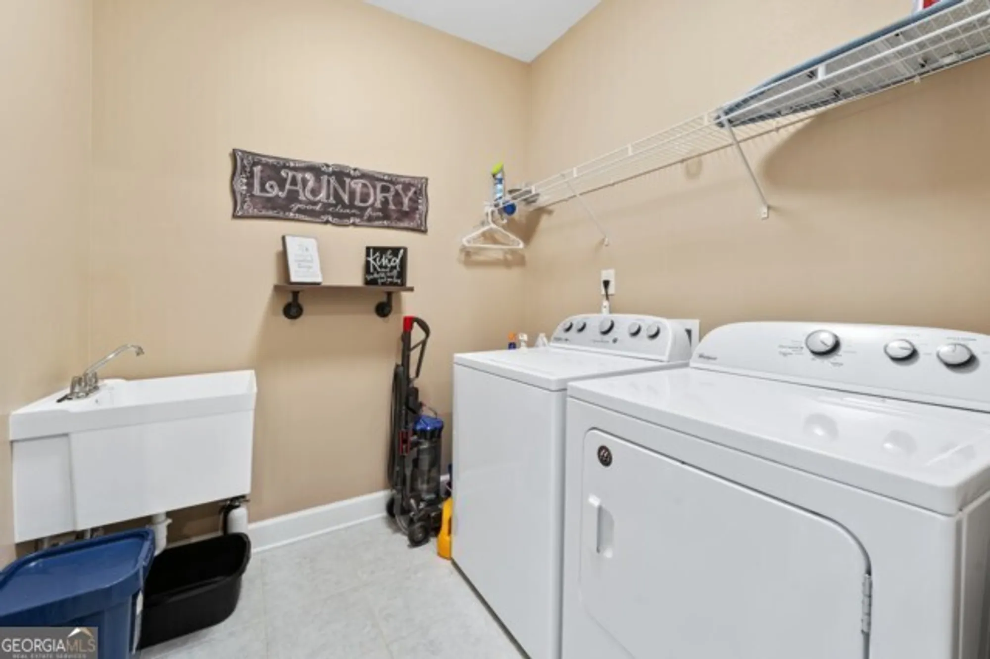 Property Slideshow image 29 of 82 | 215 silver ct # 2, Hoschton, GA, 30548