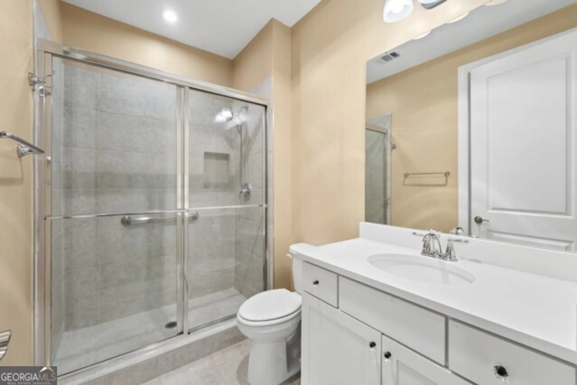 Property Slideshow image 26 of 82 | 215 silver ct # 2, Hoschton, GA, 30548