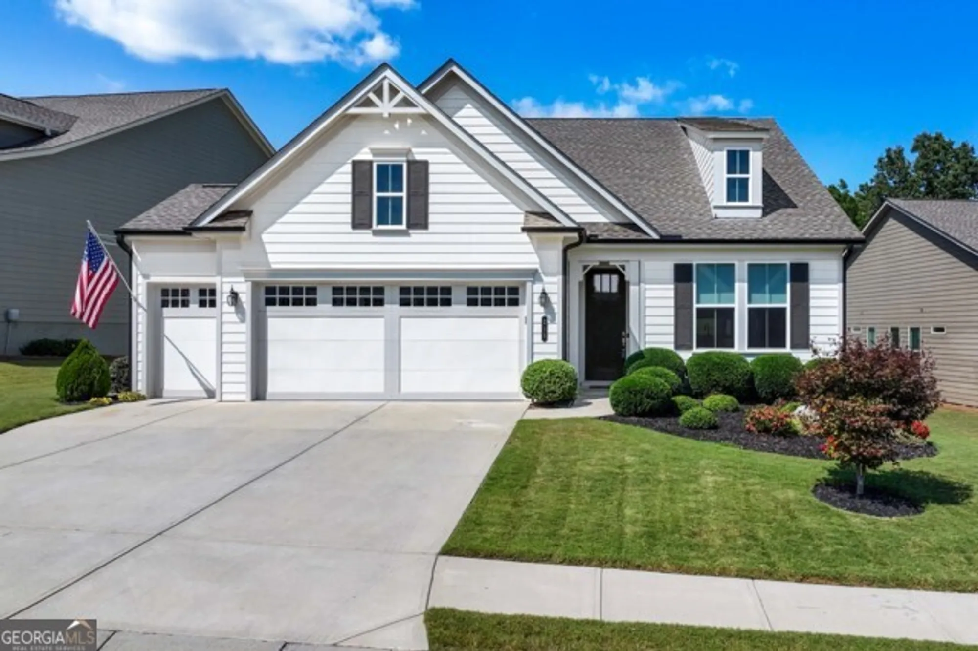 Property Slideshow image 1 of 82 | 215 silver ct # 2, Hoschton, GA, 30548