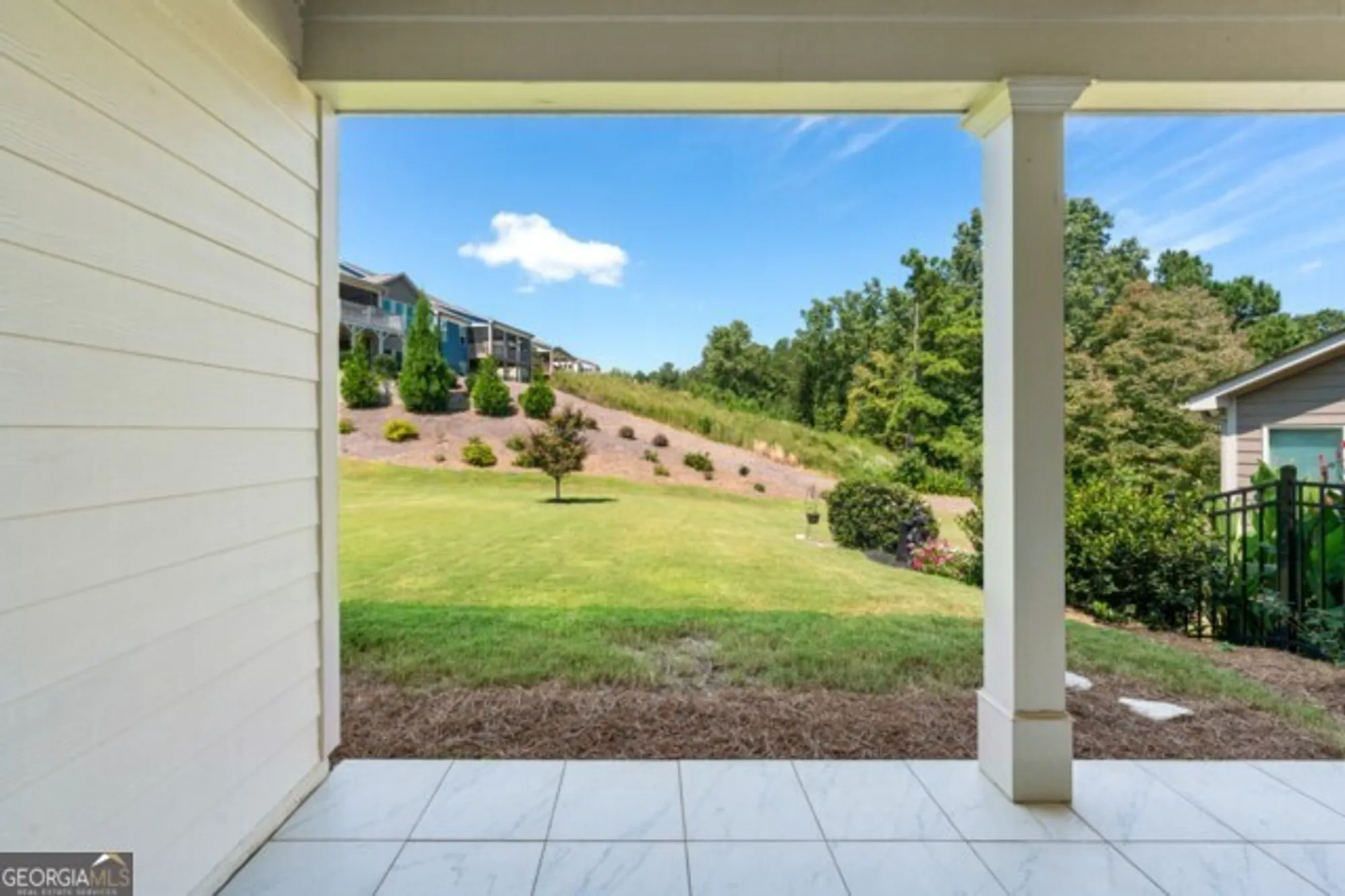 Property Slideshow image 34 of 82 | 215 silver ct # 2, Hoschton, GA, 30548