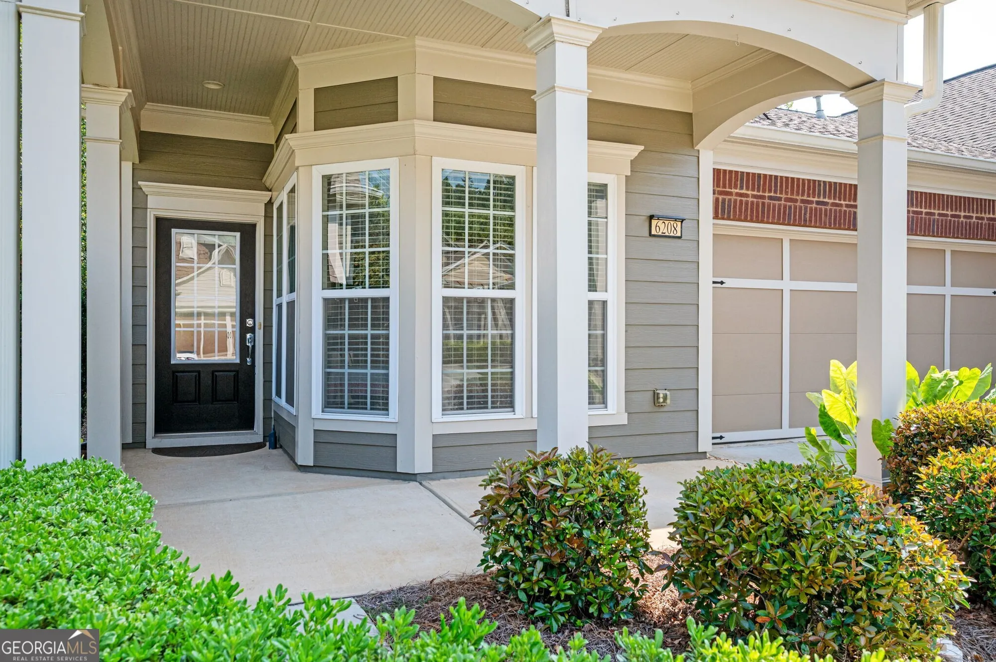 Property Slideshow image 4 of 53 | 6208 longleaf dr, Hoschton, GA, 30548