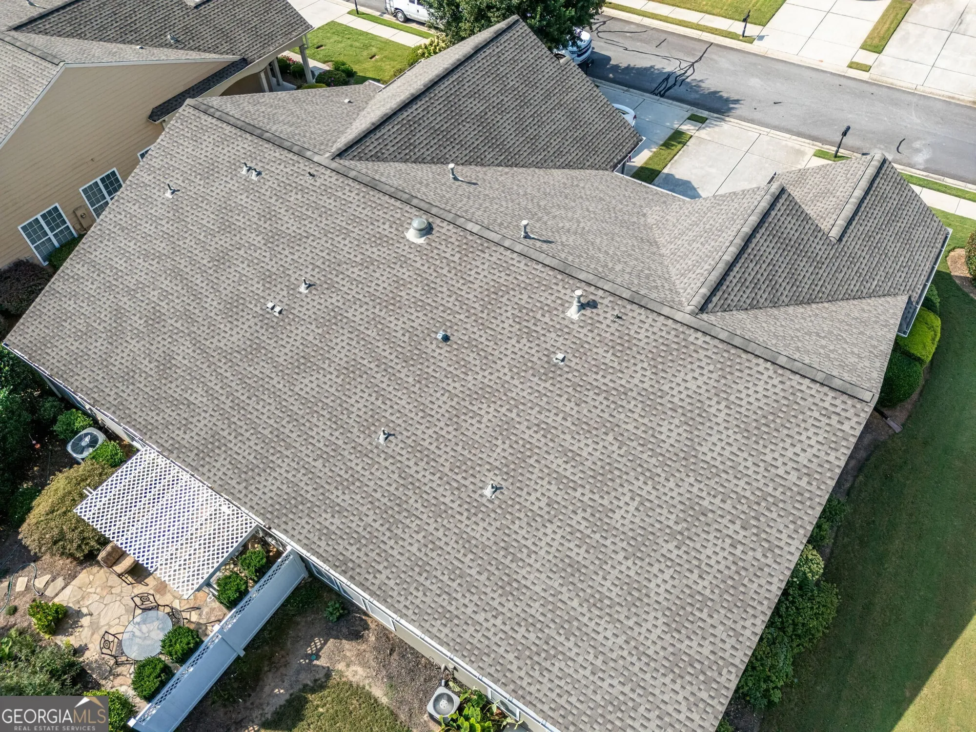 Property Slideshow image 38 of 53 | 6208 longleaf dr, Hoschton, GA, 30548