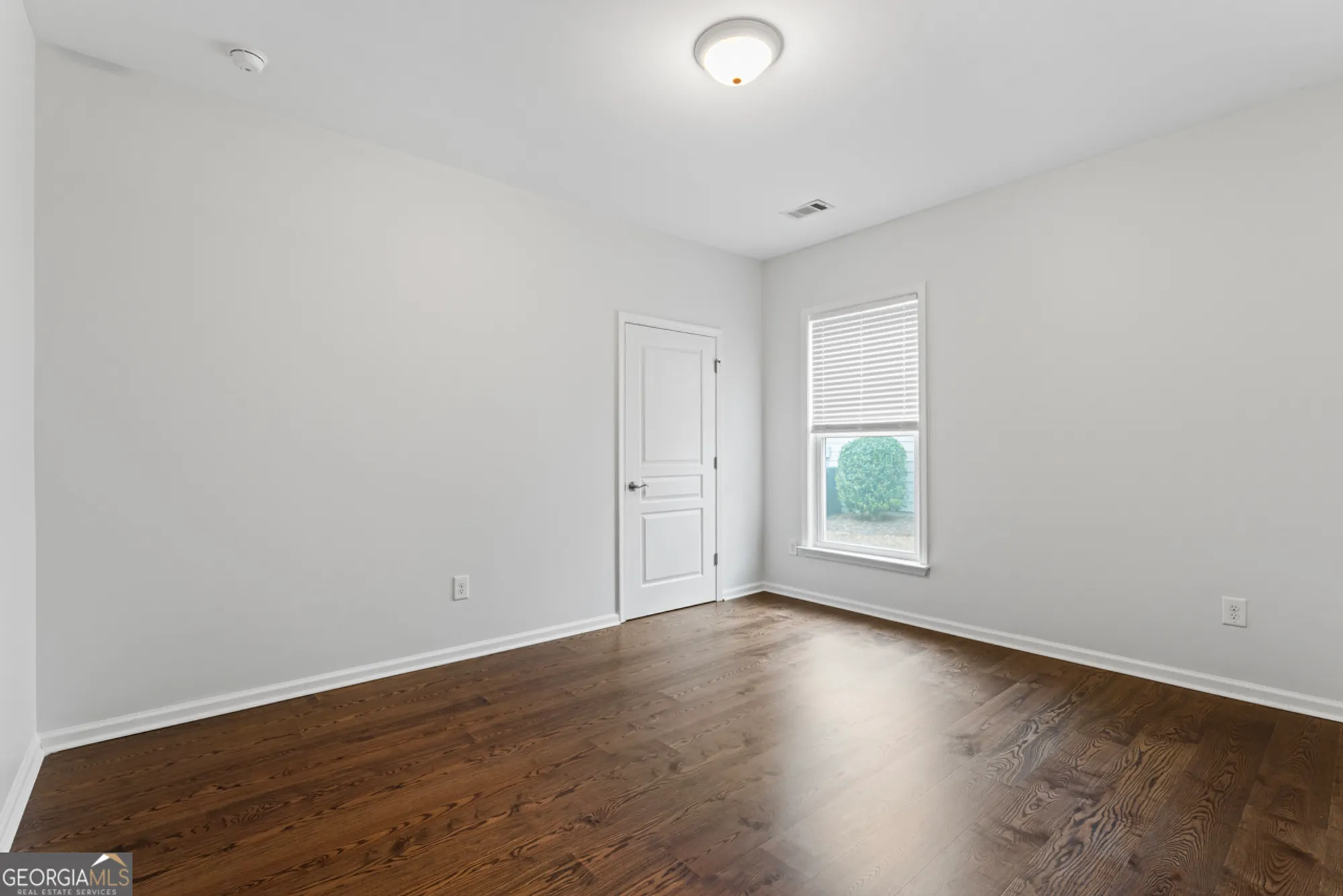 Property Slideshow image 21 of 30 | 135 crape myrtle dr, Griffin, GA, 30223