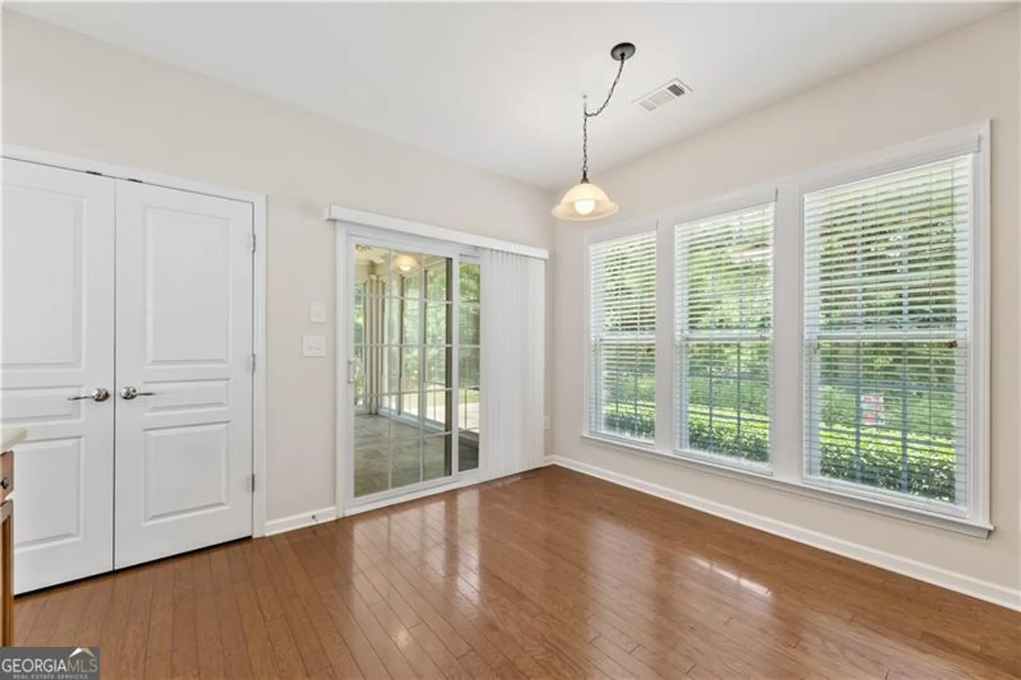 Property Slideshow image 16 of 47 | 6241 greenstone cir, Hoschton, GA, 30548