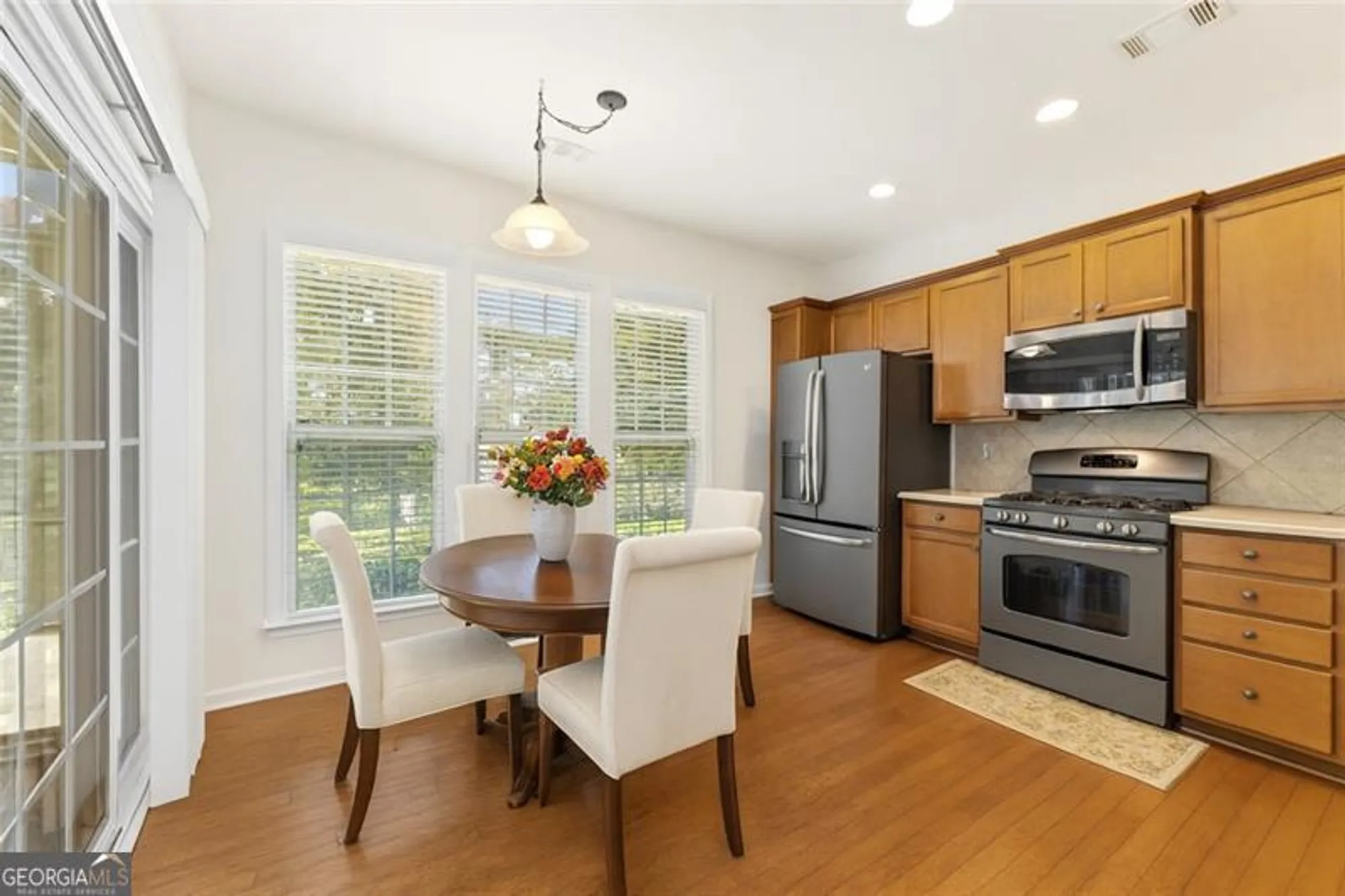 Property Slideshow image 12 of 47 | 6241 greenstone cir, Hoschton, GA, 30548
