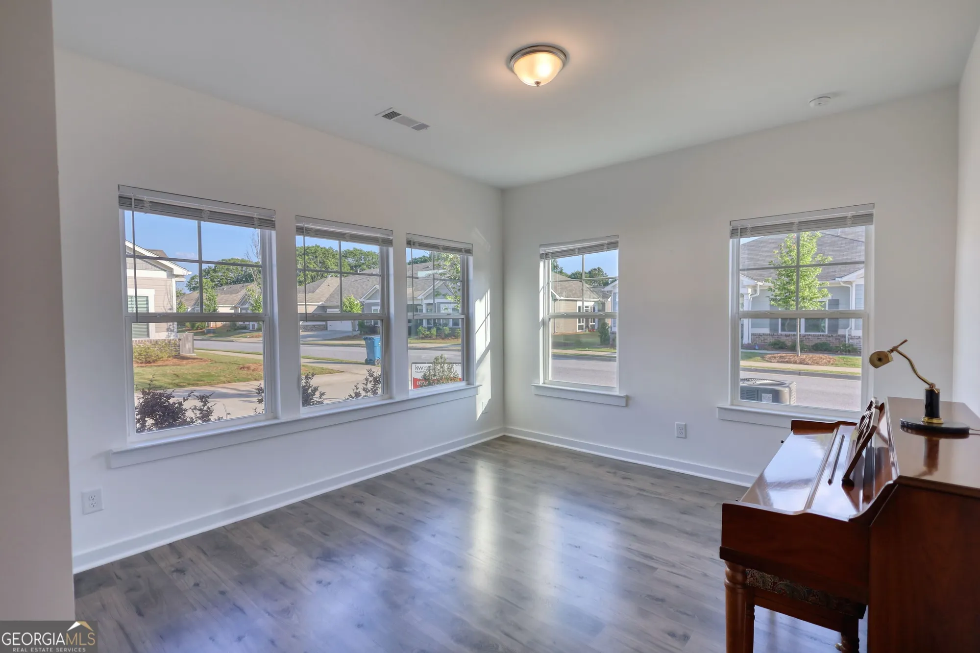 Property Slideshow image 28 of 49 | 2929 rambler dr, Loganville, GA, 30052