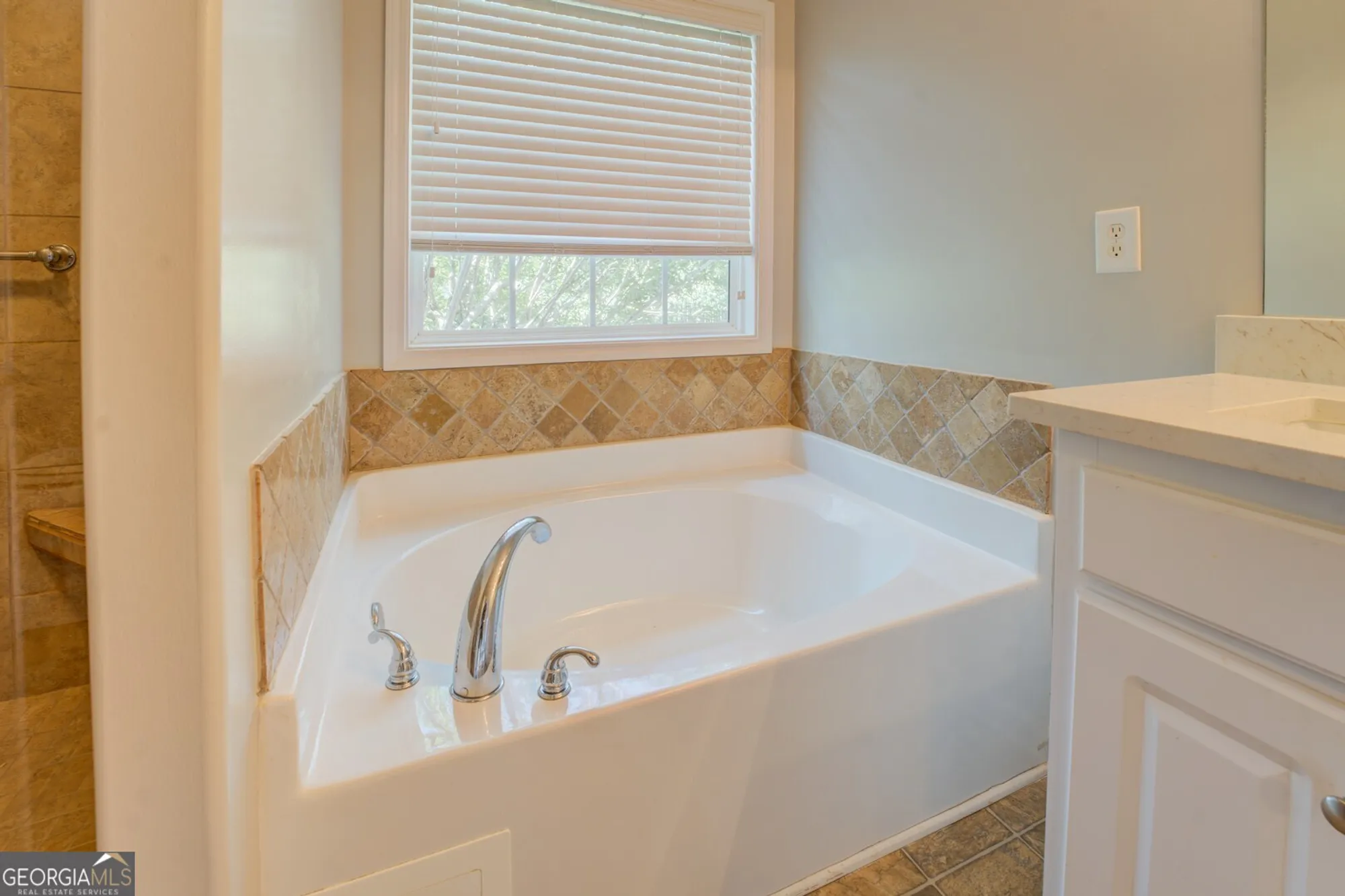 Property Slideshow image 29 of 44 | 413 crossroads dr, Social Circle, GA, 30025