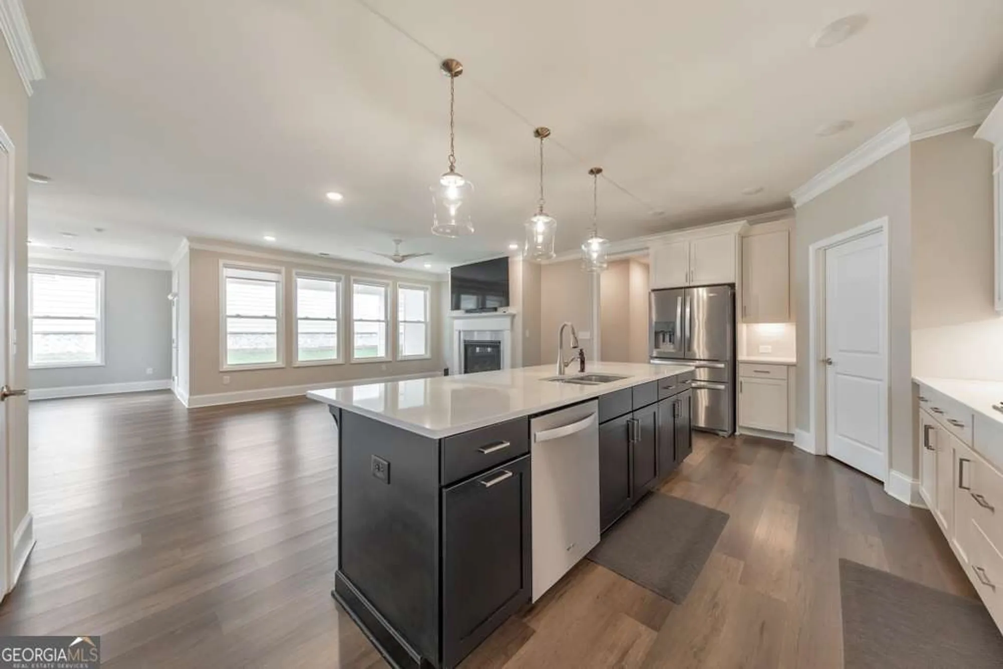 Property Slideshow image 19 of 59 | 124 redford ln, Canton, GA, 30115