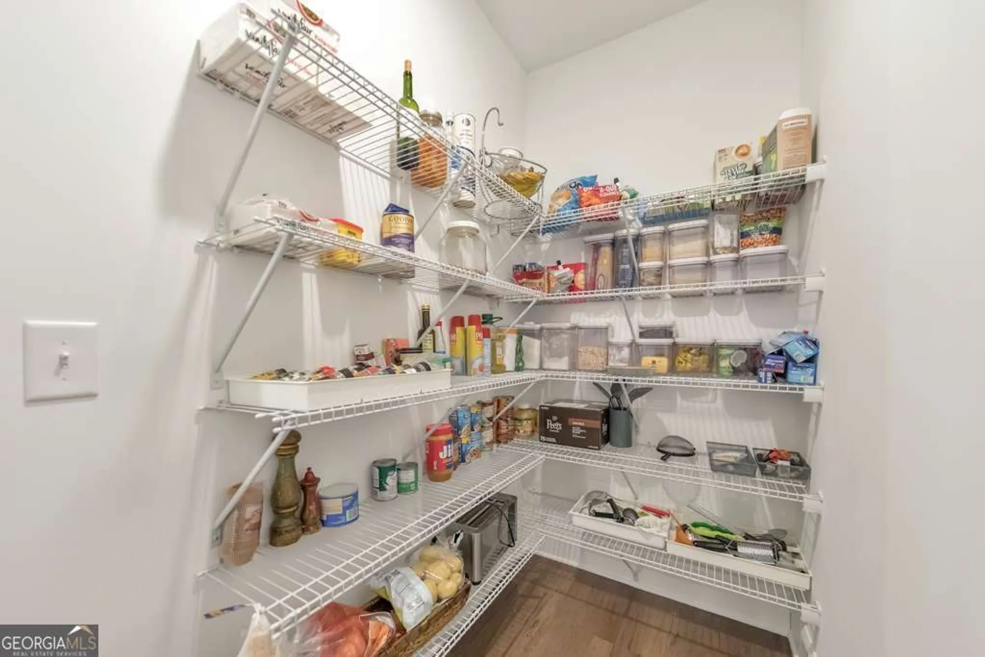 Property Slideshow image 22 of 59 | 124 redford ln, Canton, GA, 30115