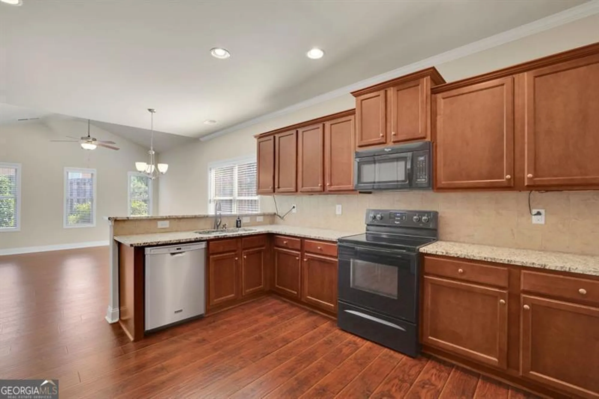 Property Slideshow image 14 of 38 | 1550 rolling view dr, Cumming, GA, 30040