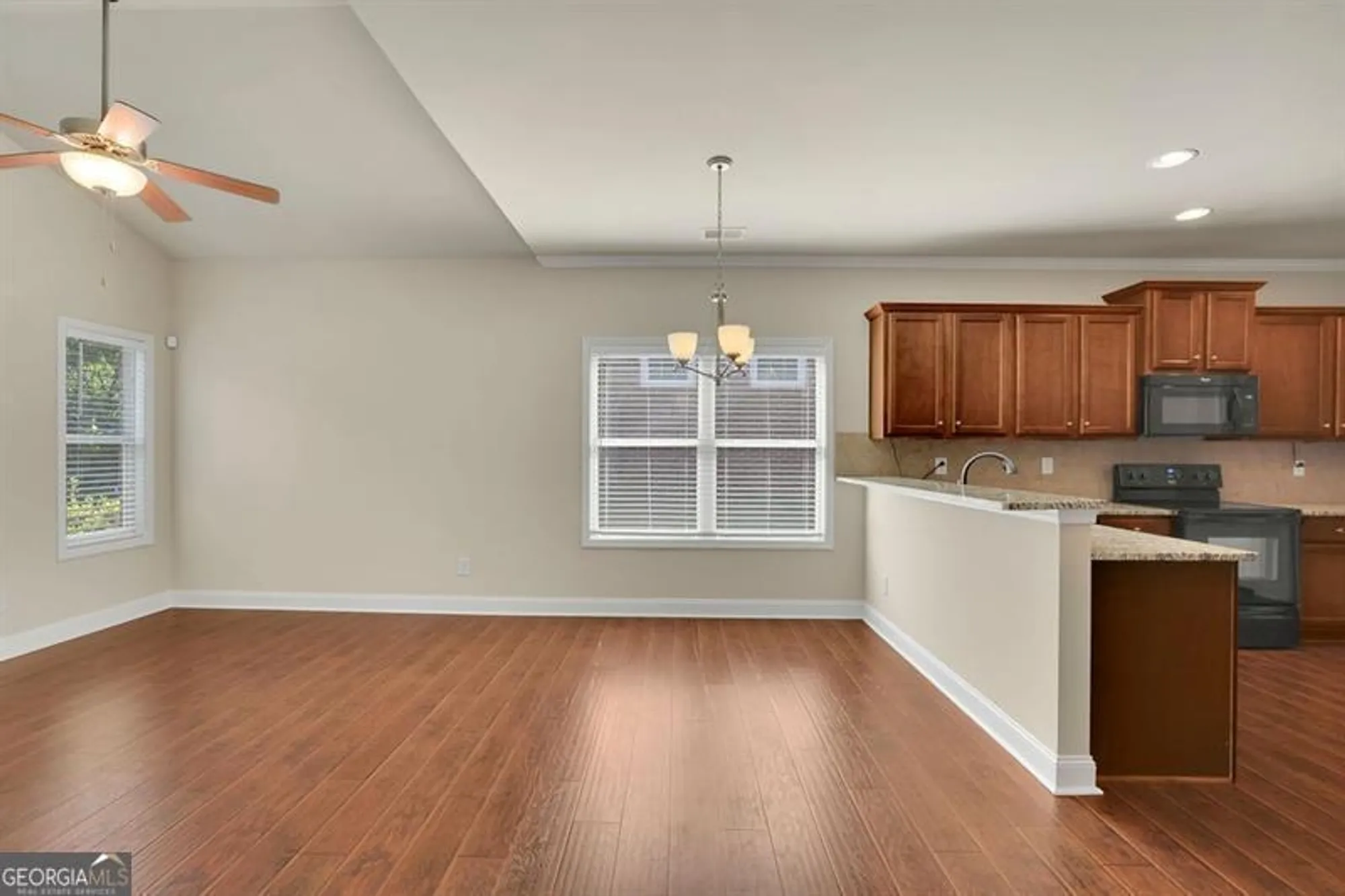 Property Slideshow image 13 of 38 | 1550 rolling view dr, Cumming, GA, 30040