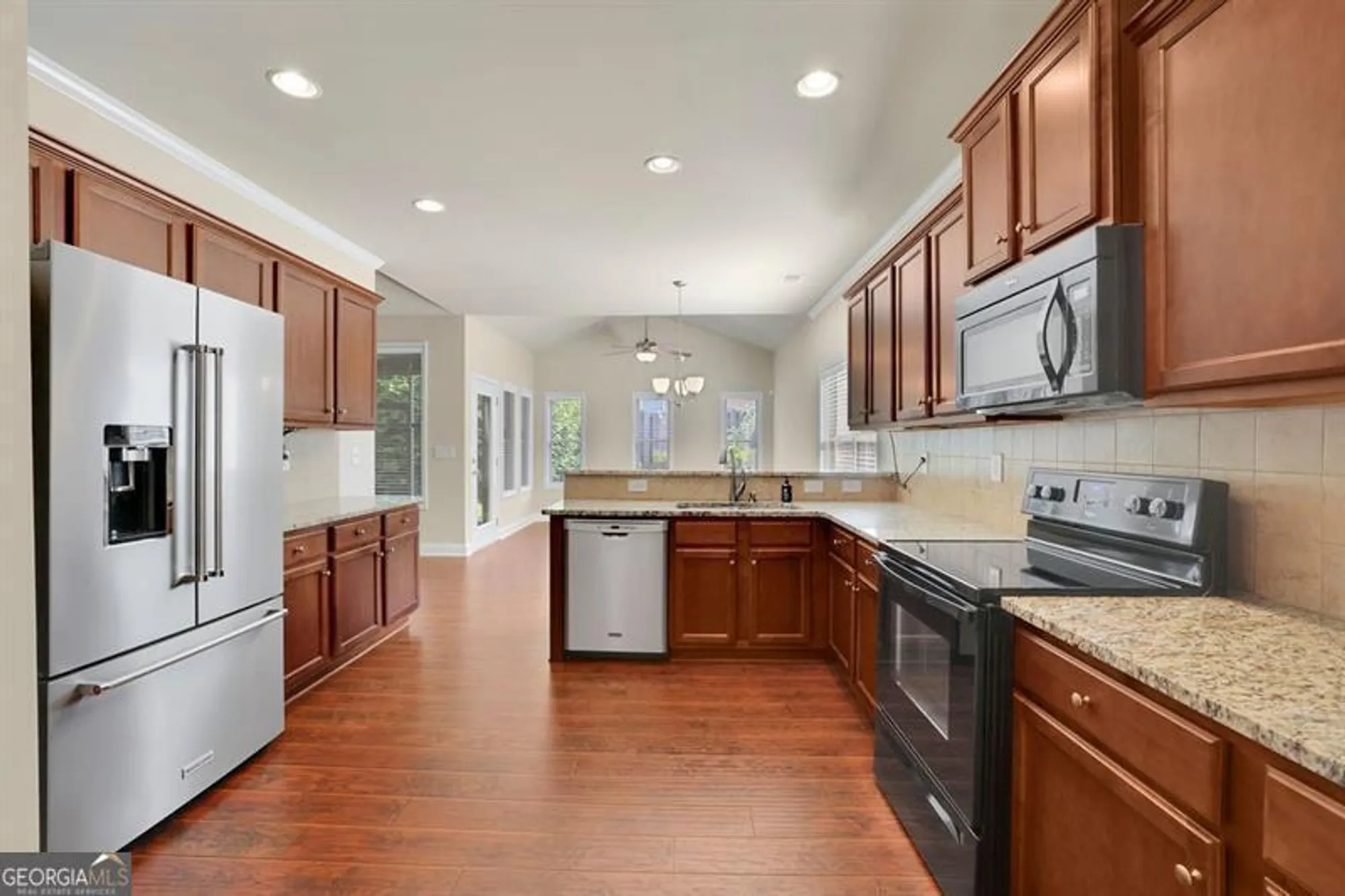 Property Slideshow image 16 of 38 | 1550 rolling view dr, Cumming, GA, 30040