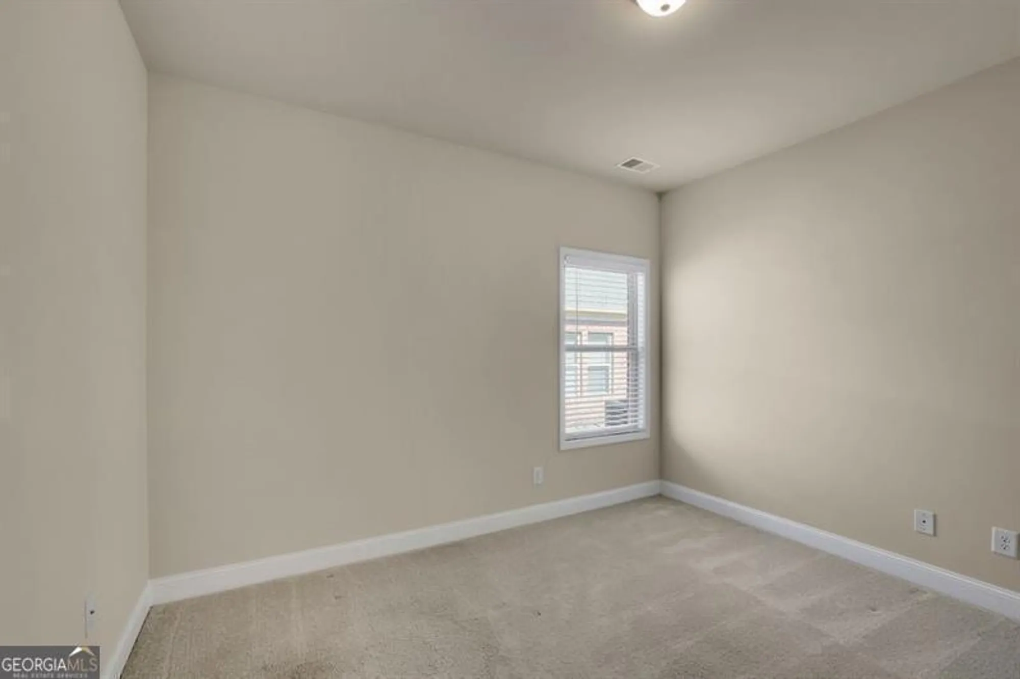 Property Slideshow image 26 of 38 | 1550 rolling view dr, Cumming, GA, 30040