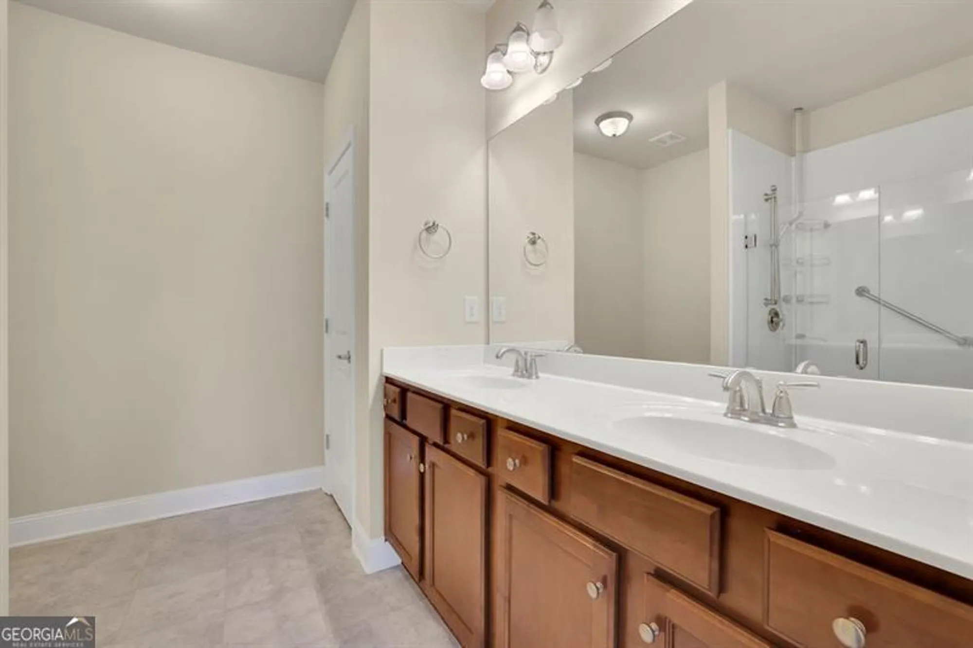 Property Slideshow image 20 of 38 | 1550 rolling view dr, Cumming, GA, 30040