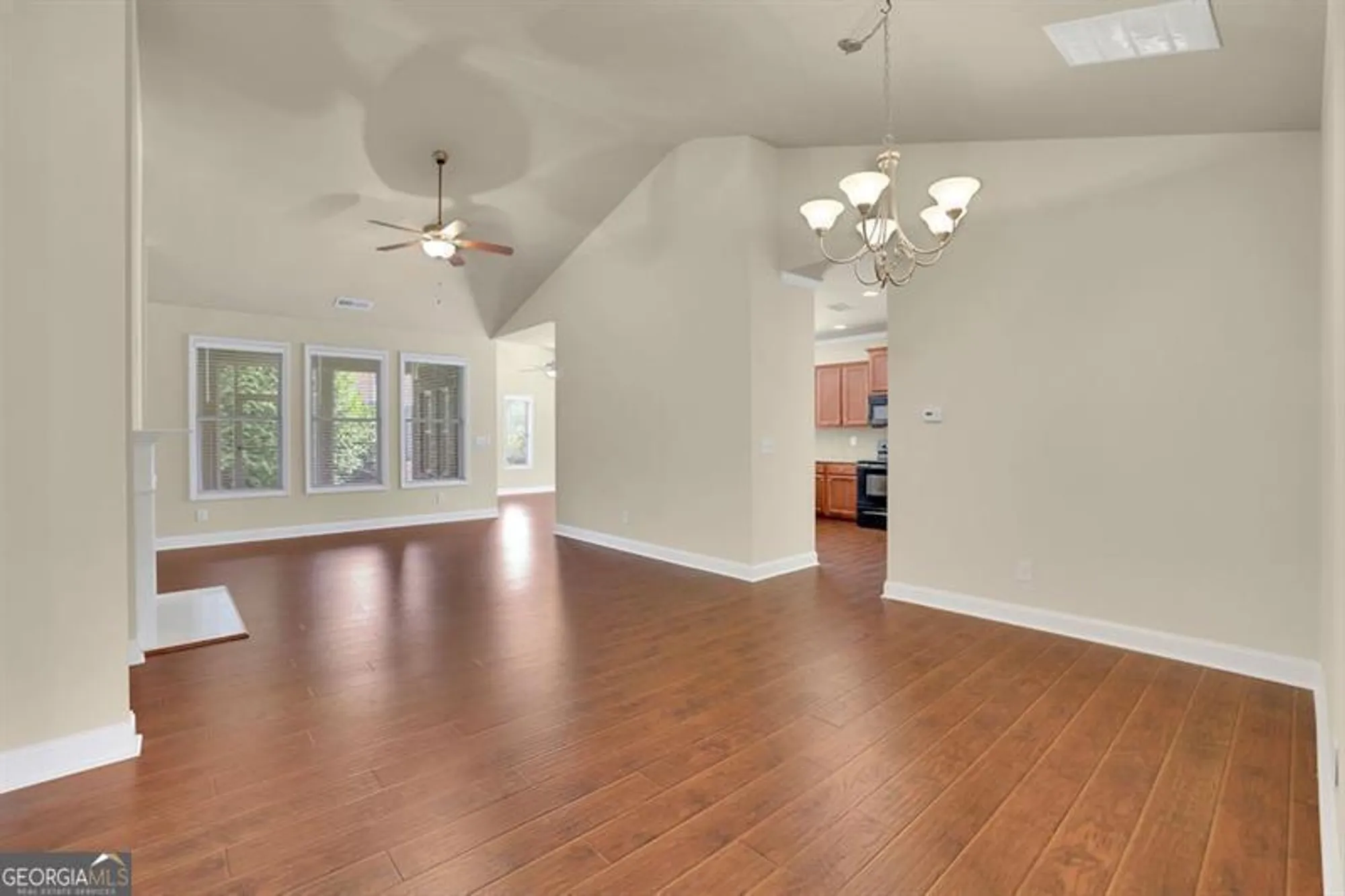 Property Slideshow image 9 of 38 | 1550 rolling view dr, Cumming, GA, 30040