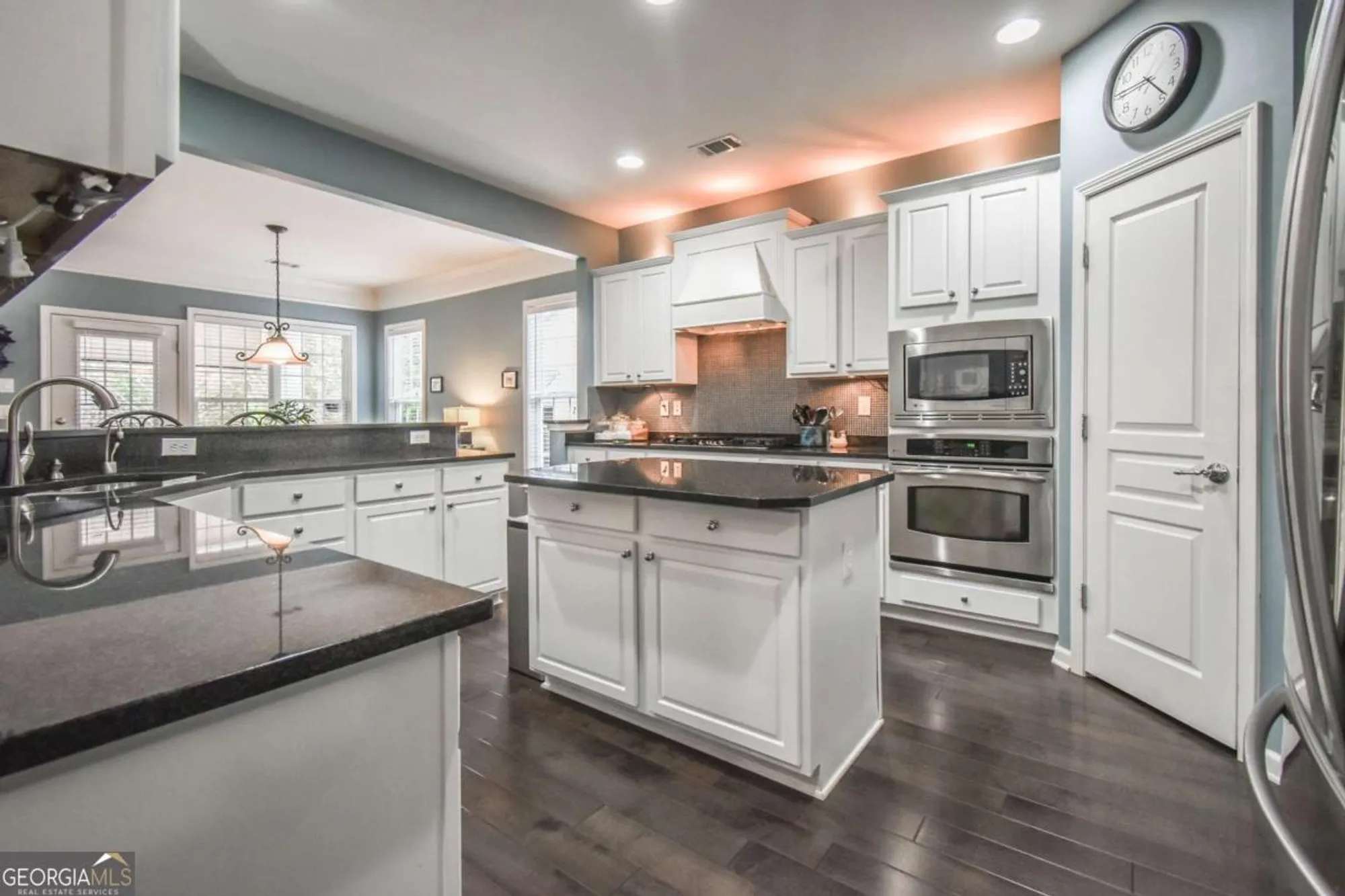 Property Slideshow image 17 of 51 | 6146 brookside ln, Hoschton, GA, 30548