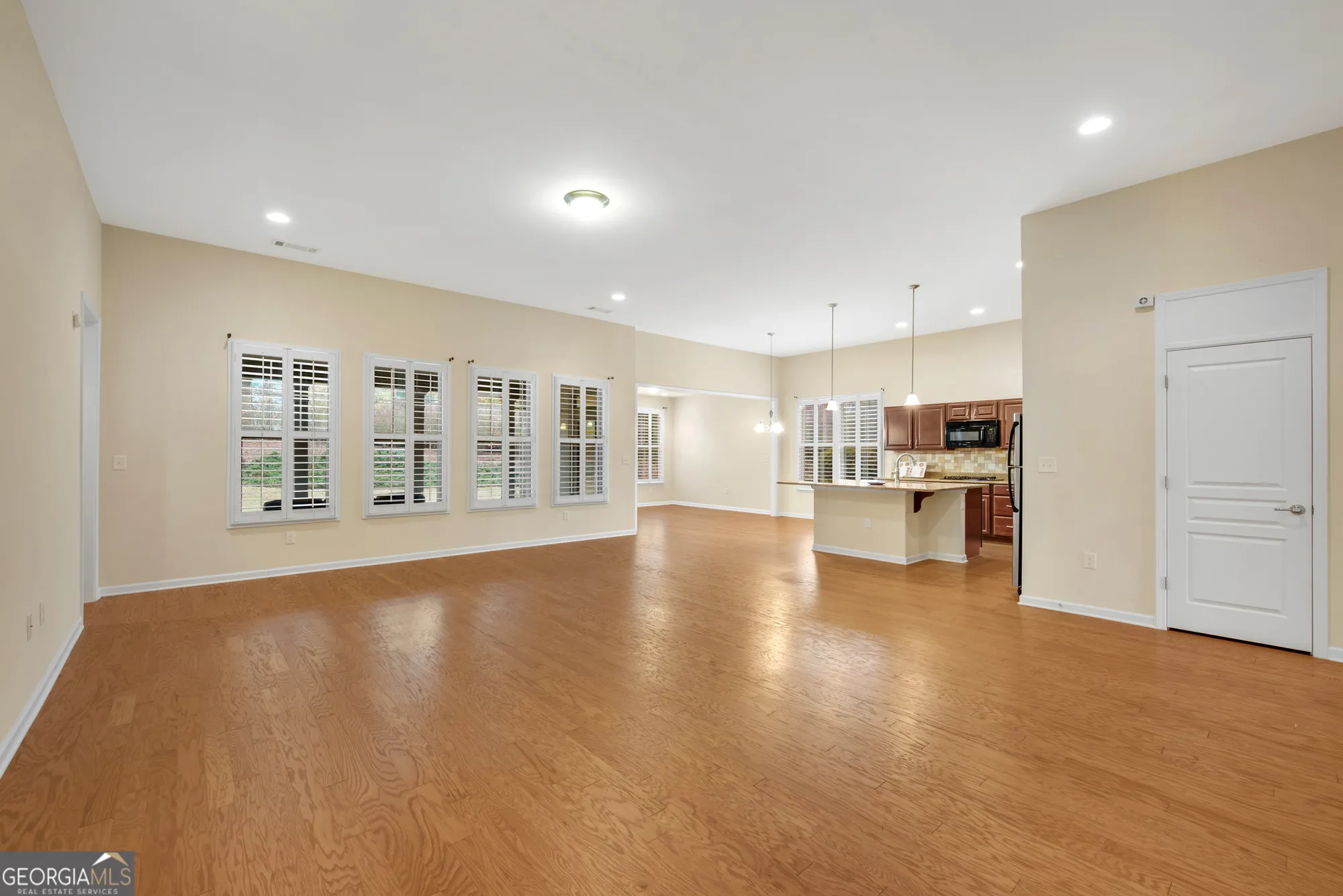 Property Slideshow image 14 of 59 | 209 big cedar run, Canton, GA, 30114