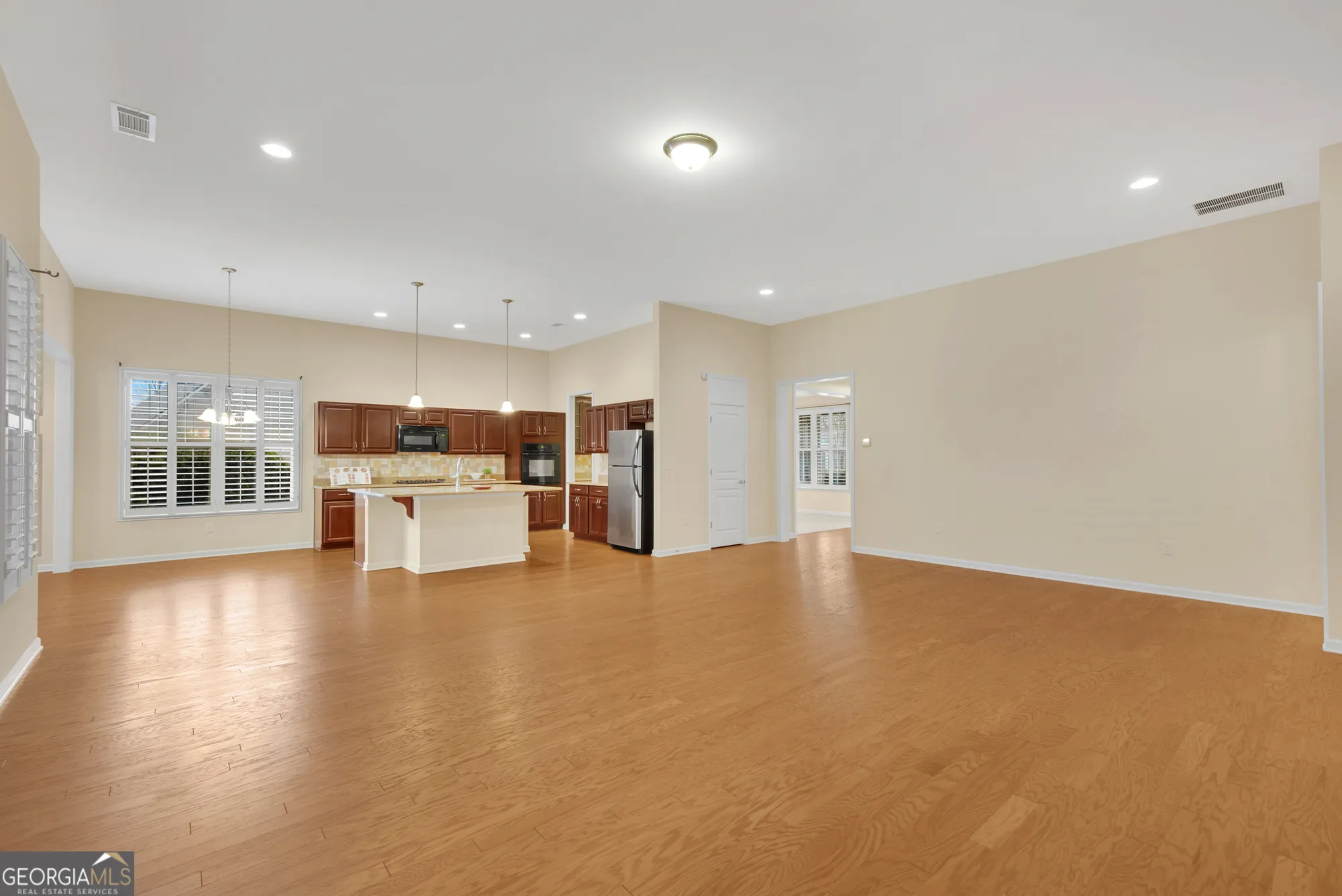 Property Slideshow image 15 of 59 | 209 big cedar run, Canton, GA, 30114