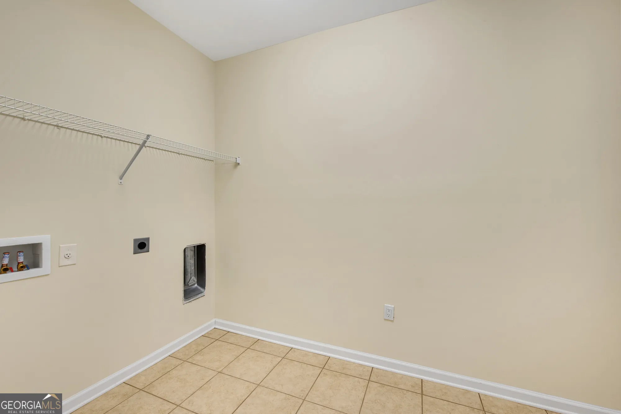 Property Slideshow image 40 of 59 | 209 big cedar run, Canton, GA, 30114