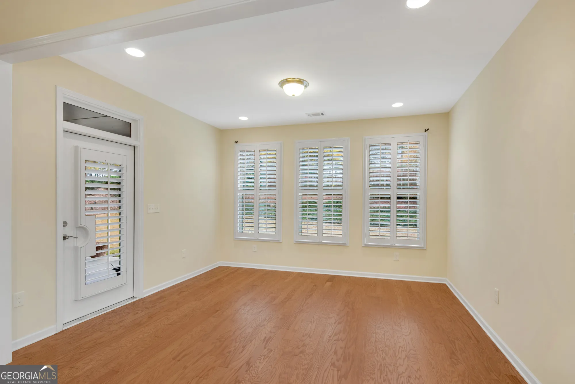 Property Slideshow image 23 of 59 | 209 big cedar run, Canton, GA, 30114