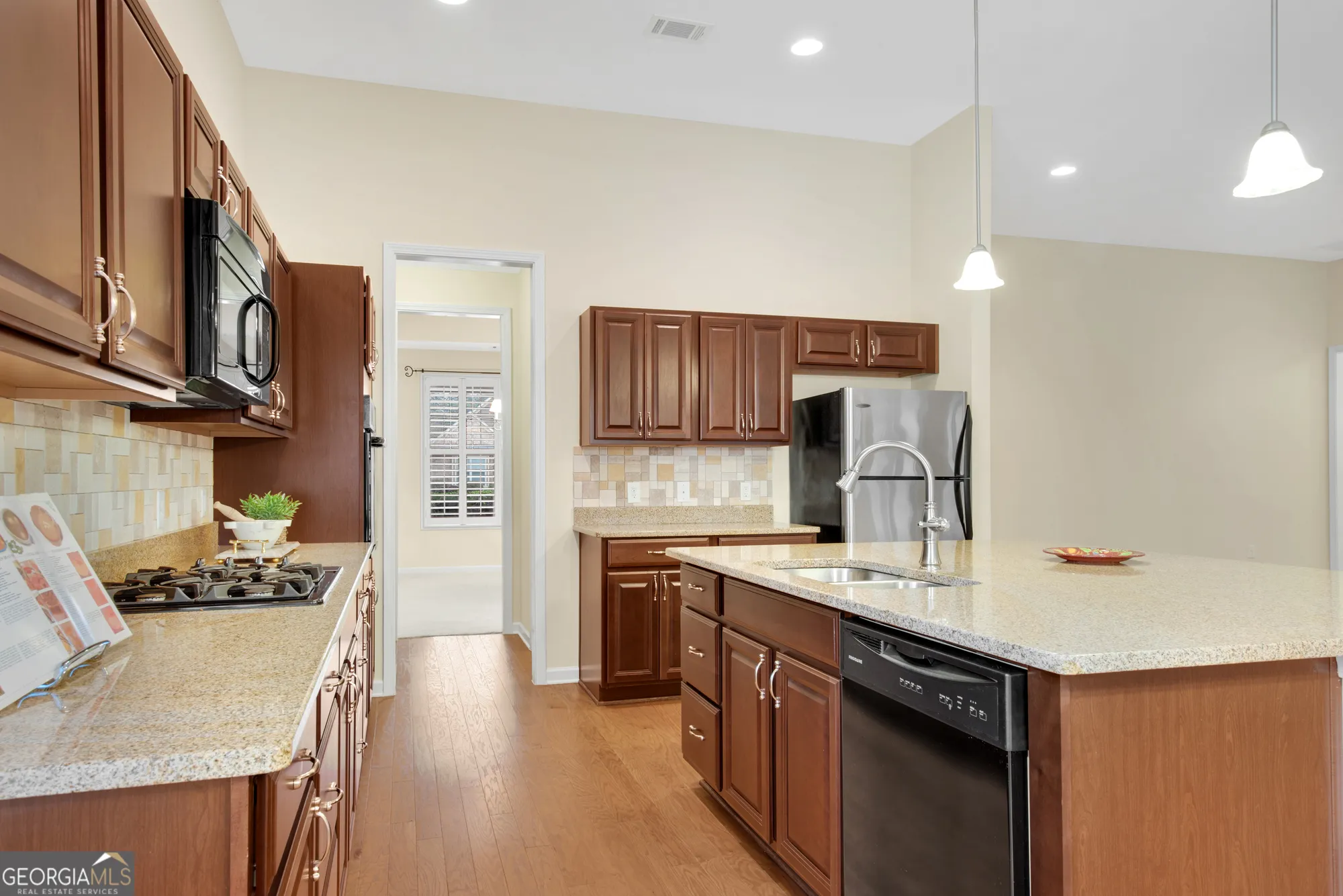 Property Slideshow image 20 of 59 | 209 big cedar run, Canton, GA, 30114