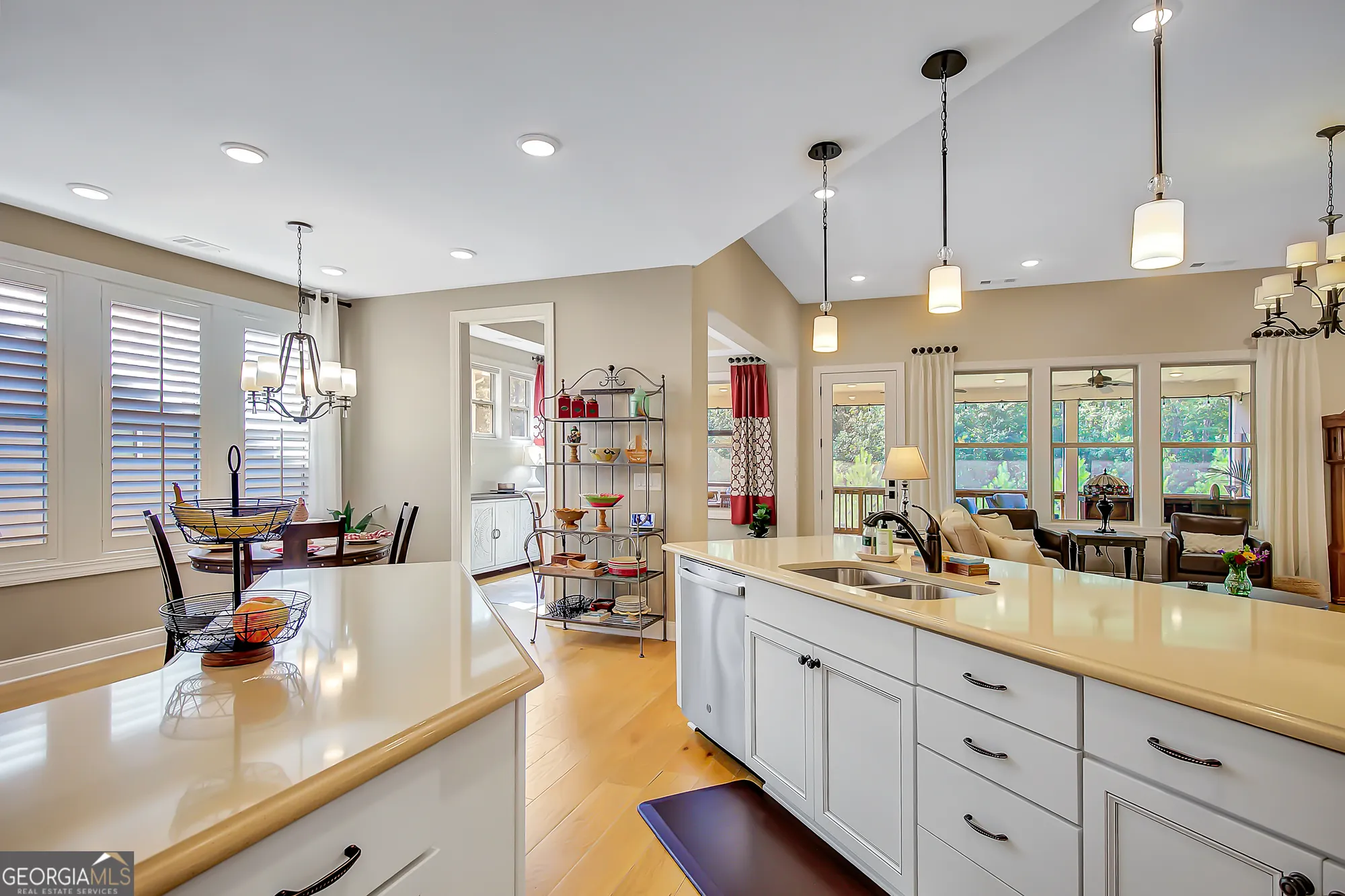 Property Slideshow image 28 of 106 | 125 red maple dr, Peachtree City, GA, 30269