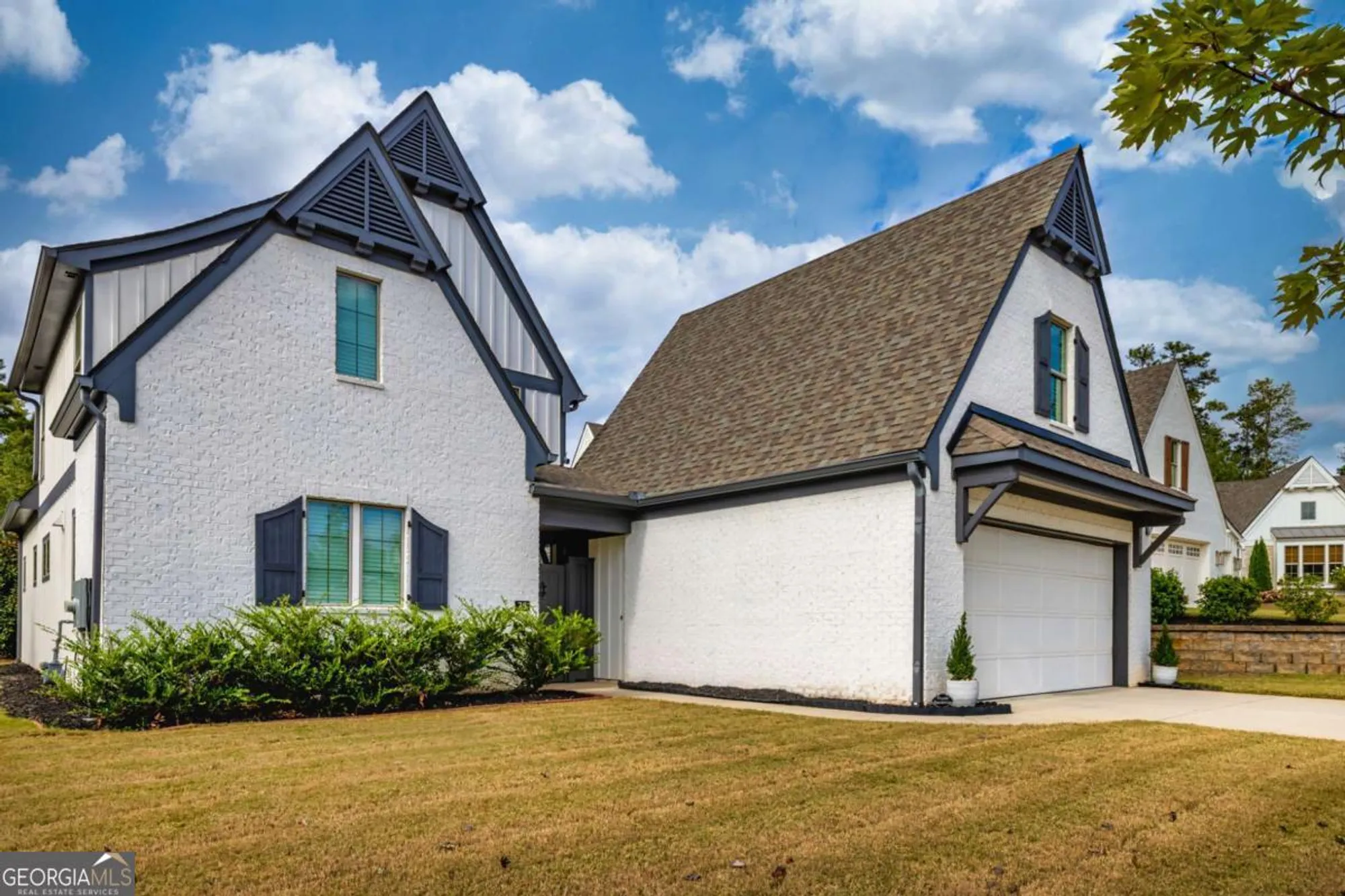 Property Slideshow image 3 of 39 | 75 arbor garden cir # 1, Newnan, GA, 30265