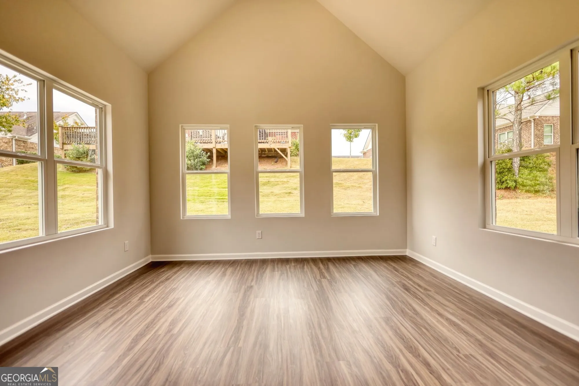 Property Slideshow image 4 of 6 | 821 crossroads ct, Social Circle, GA, 30025