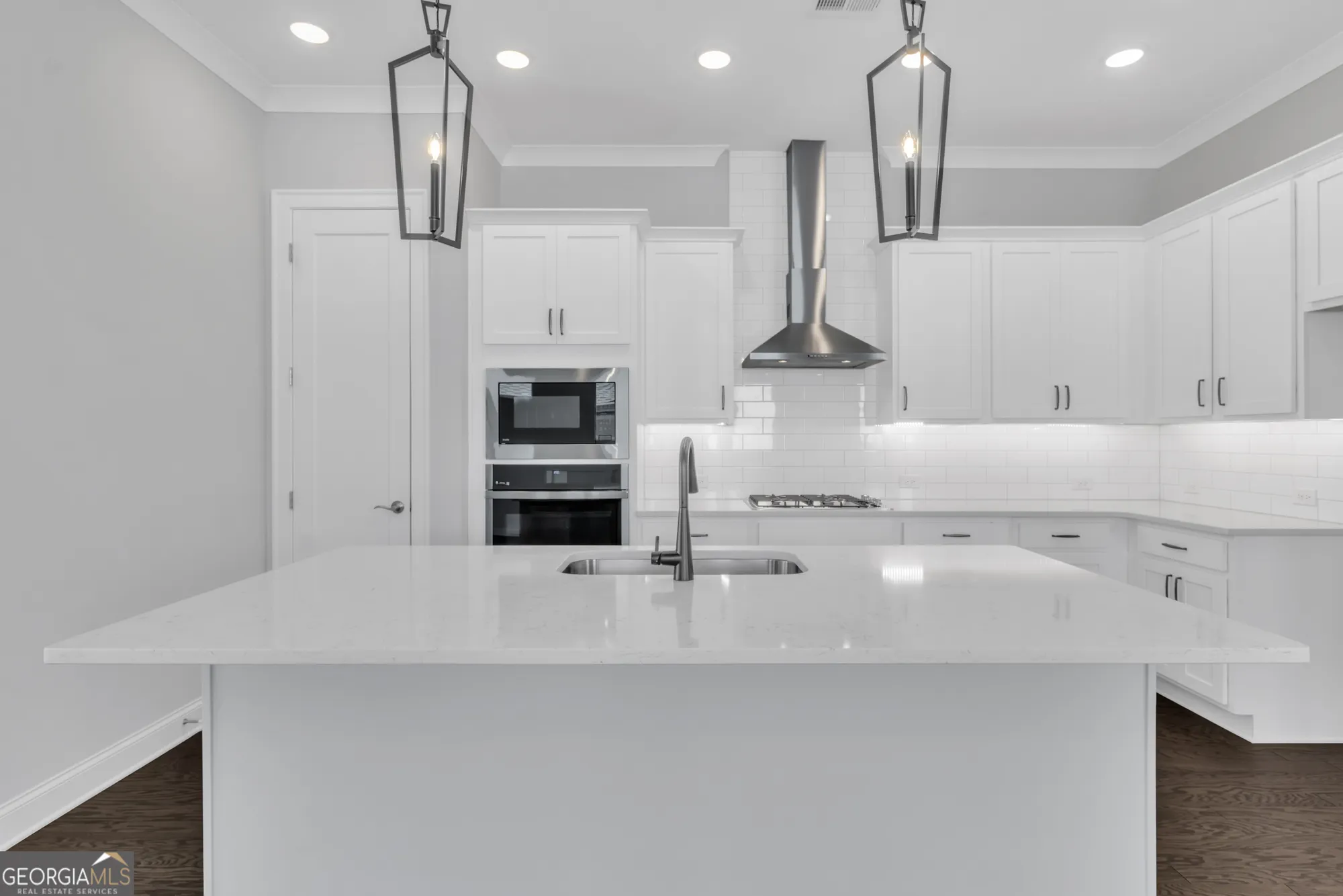 Property Slideshow image 11 of 36 | 6813 bungalow rd, Flowery Branch, GA, 30542