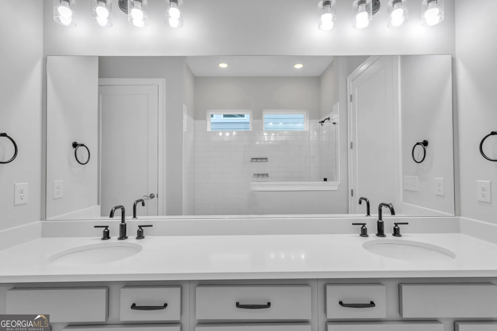 Property Slideshow image 15 of 36 | 6813 bungalow rd, Flowery Branch, GA, 30542