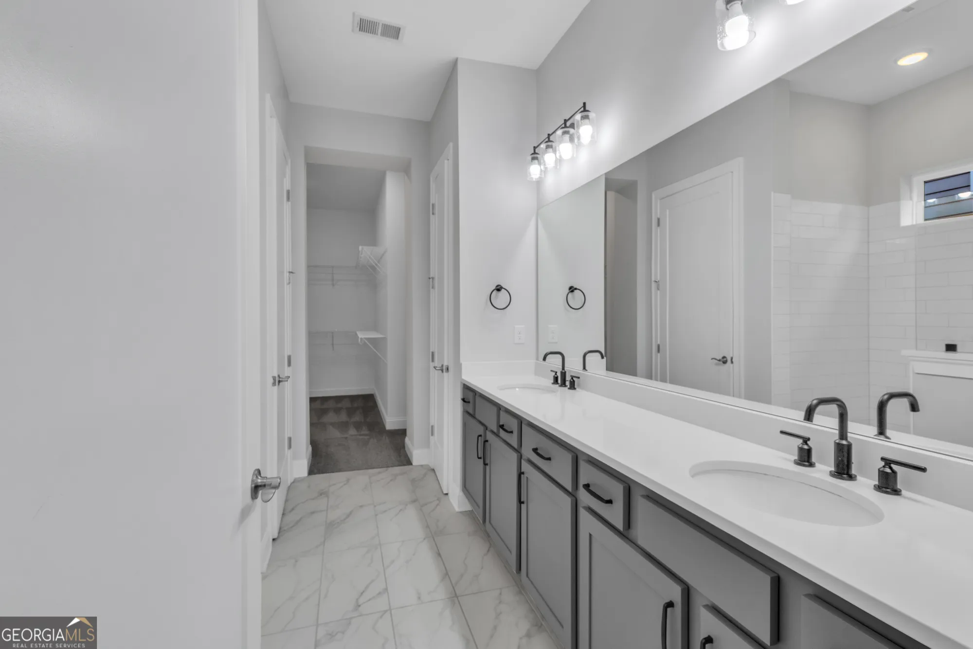 Property Slideshow image 17 of 36 | 6813 bungalow rd, Flowery Branch, GA, 30542