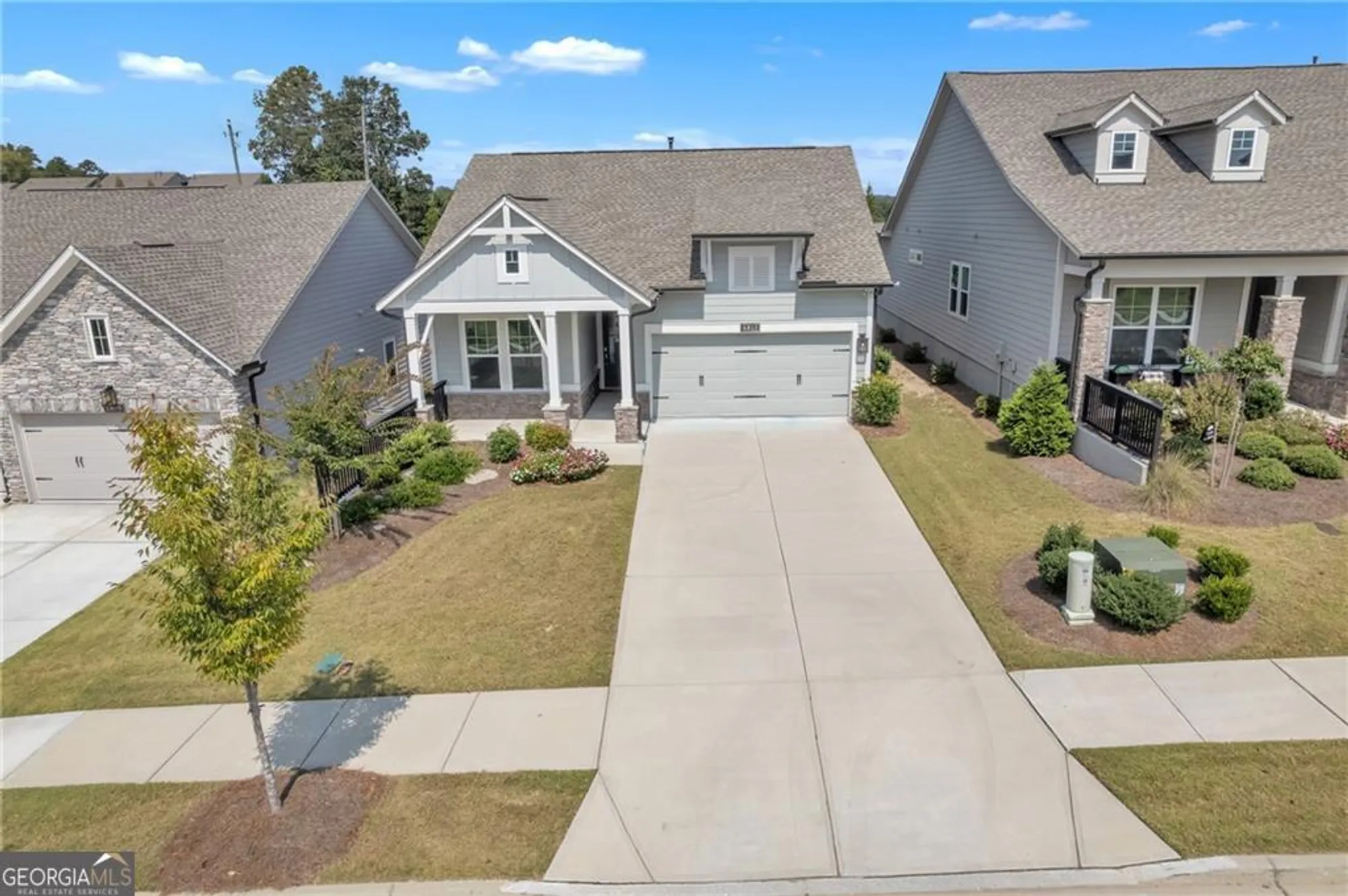 Property Slideshow image 1 of 36 | 6813 bungalow rd, Flowery Branch, GA, 30542
