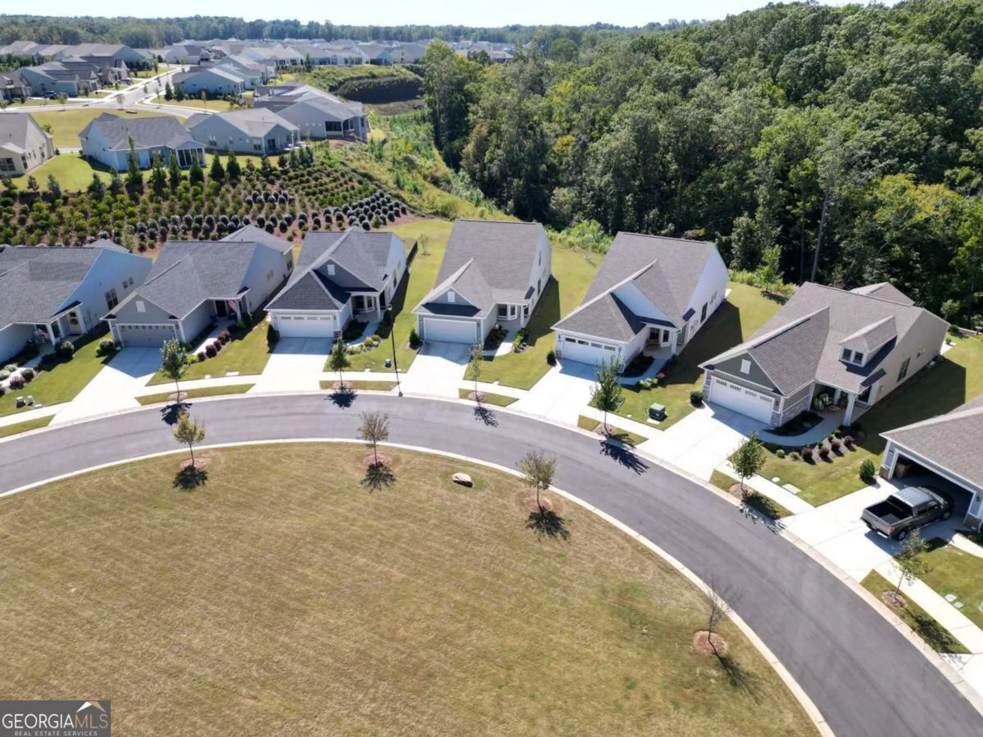 Property Slideshow image 33 of 39 | 5687 villa crest dr, Hoschton, GA, 30548