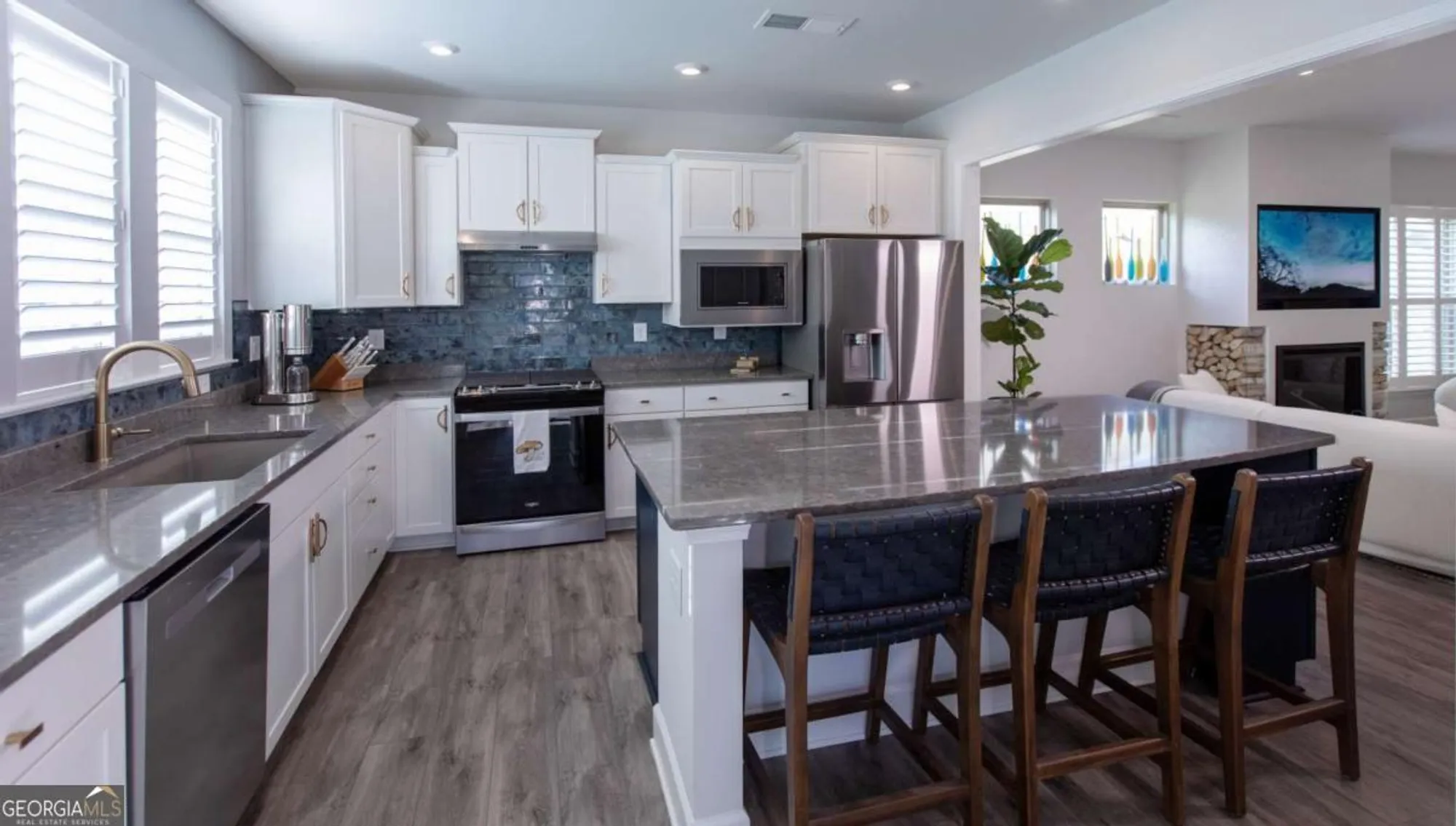 Property Slideshow image 10 of 39 | 5687 villa crest dr, Hoschton, GA, 30548