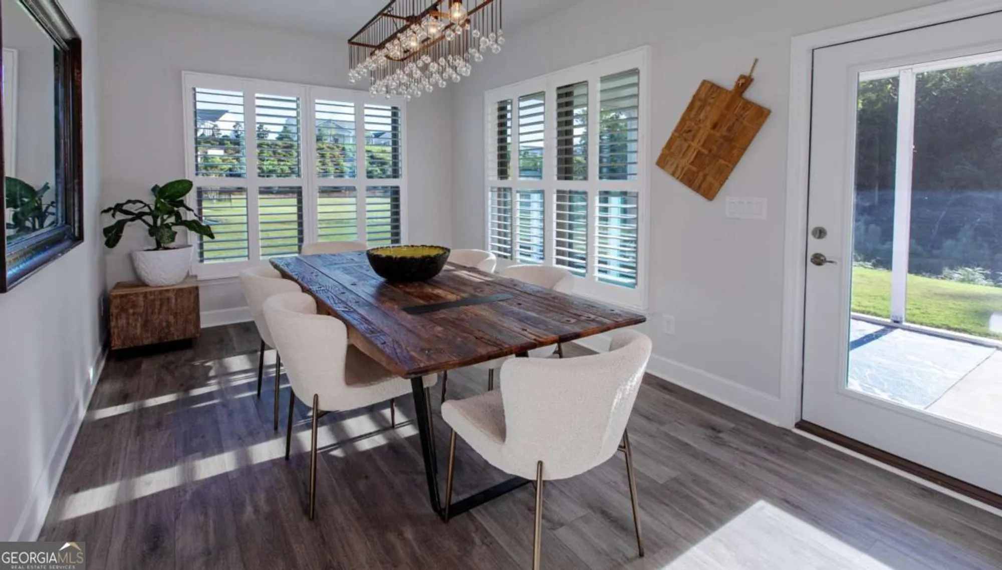 Property Slideshow image 15 of 39 | 5687 villa crest dr, Hoschton, GA, 30548