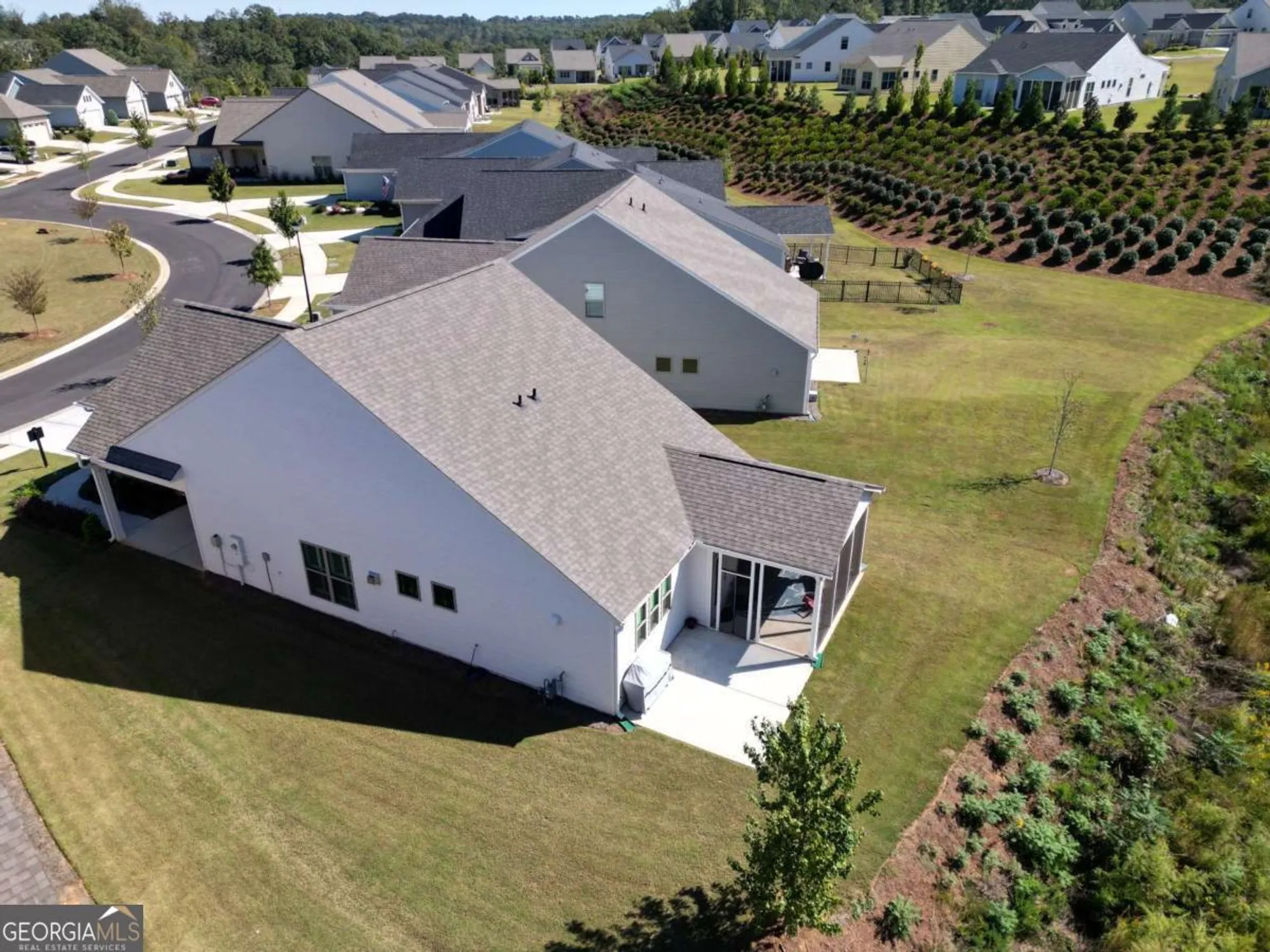 Property Slideshow image 35 of 39 | 5687 villa crest dr, Hoschton, GA, 30548