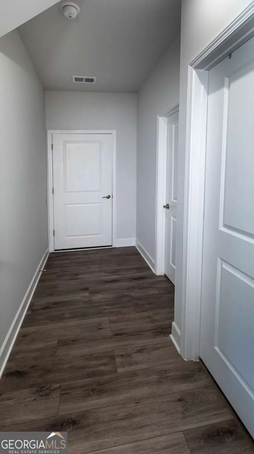 Property Slideshow image 23 of 39 | 5687 villa crest dr, Hoschton, GA, 30548