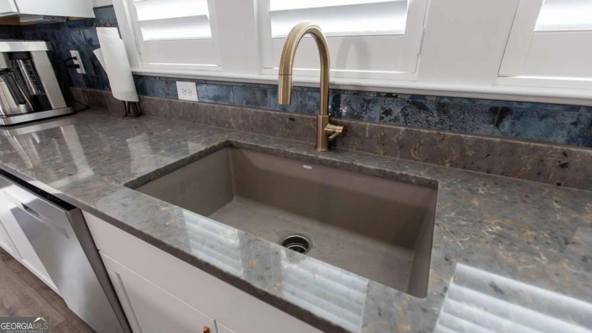 Property Slideshow image 12 of 39 | 5687 villa crest dr, Hoschton, GA, 30548