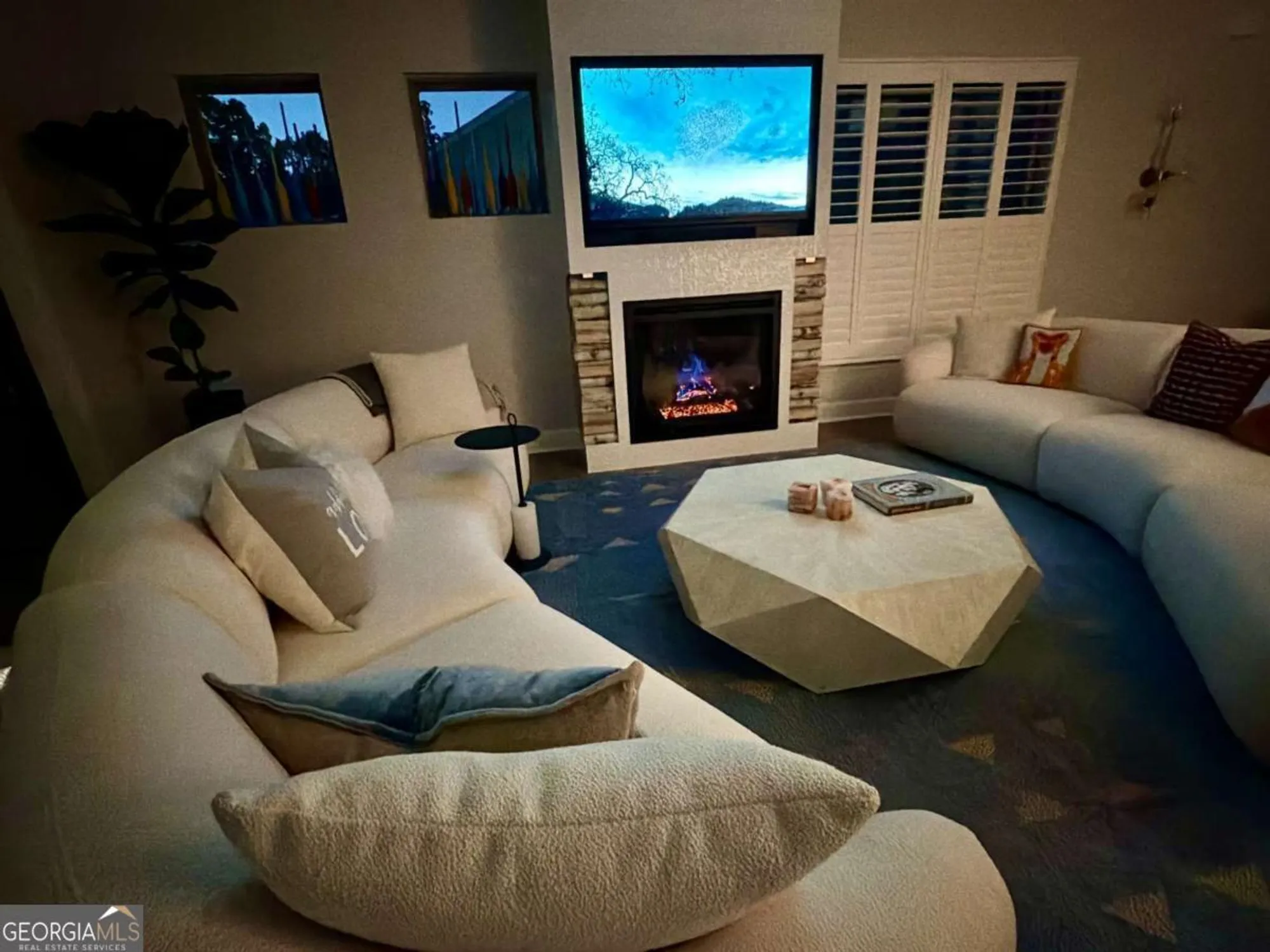 Property Slideshow image 9 of 39 | 5687 villa crest dr, Hoschton, GA, 30548